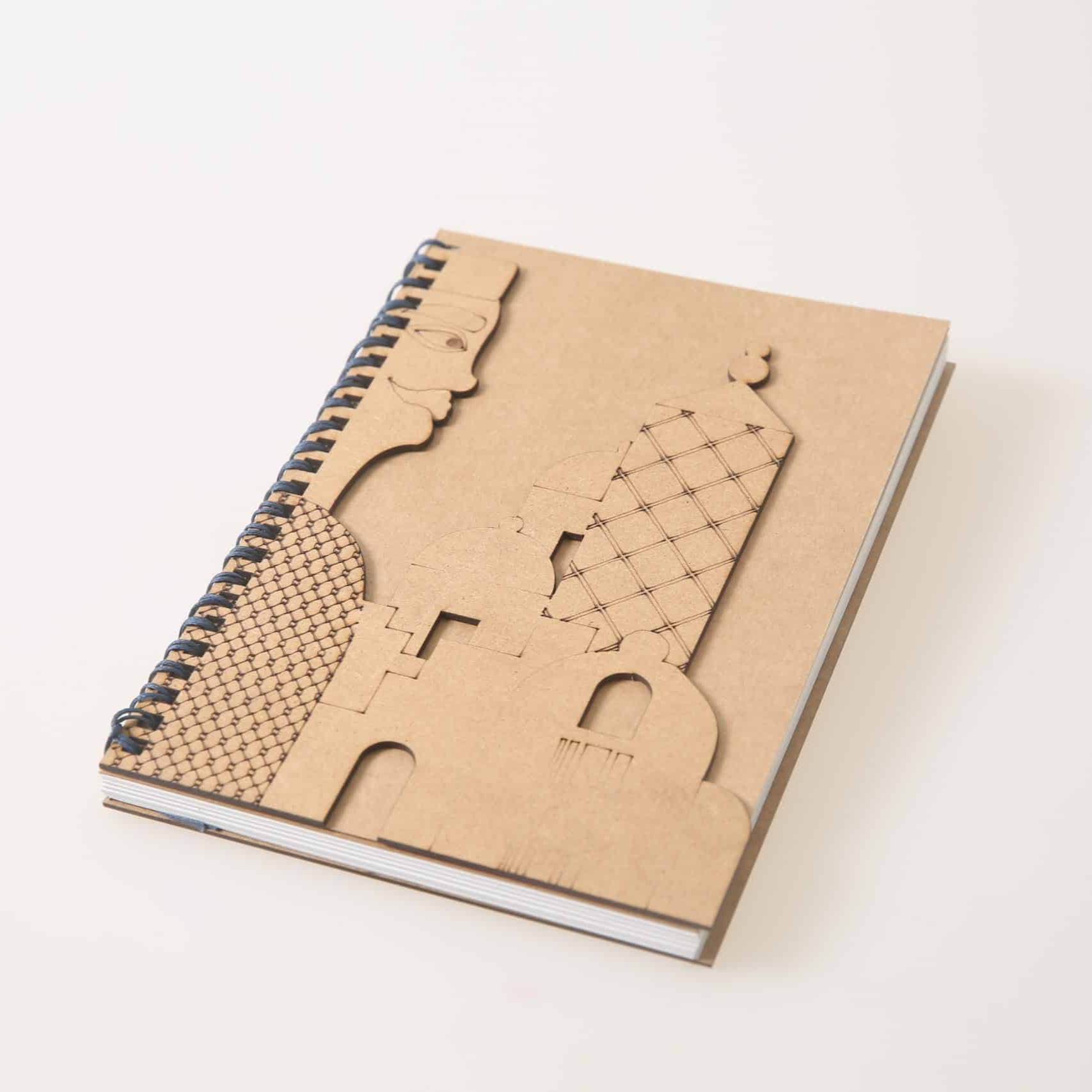 Notebook MR : Carnet Élégant avec Visage d’Homme – Design Unique en Tunisie