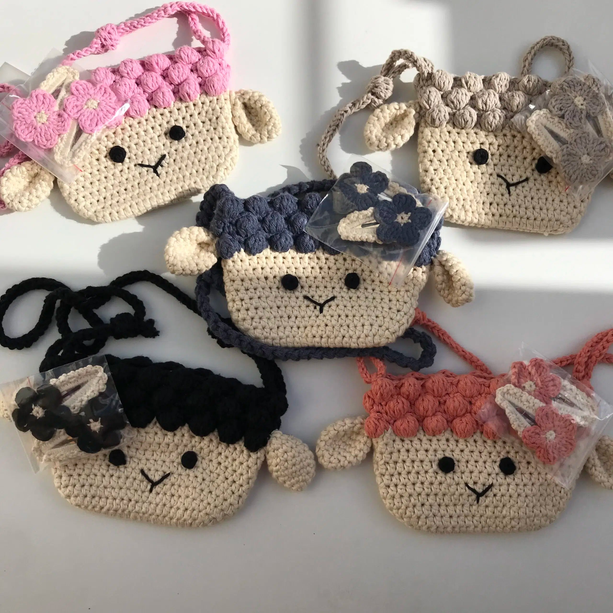 Sac mouton en crochet avec bandoulière pour enfant