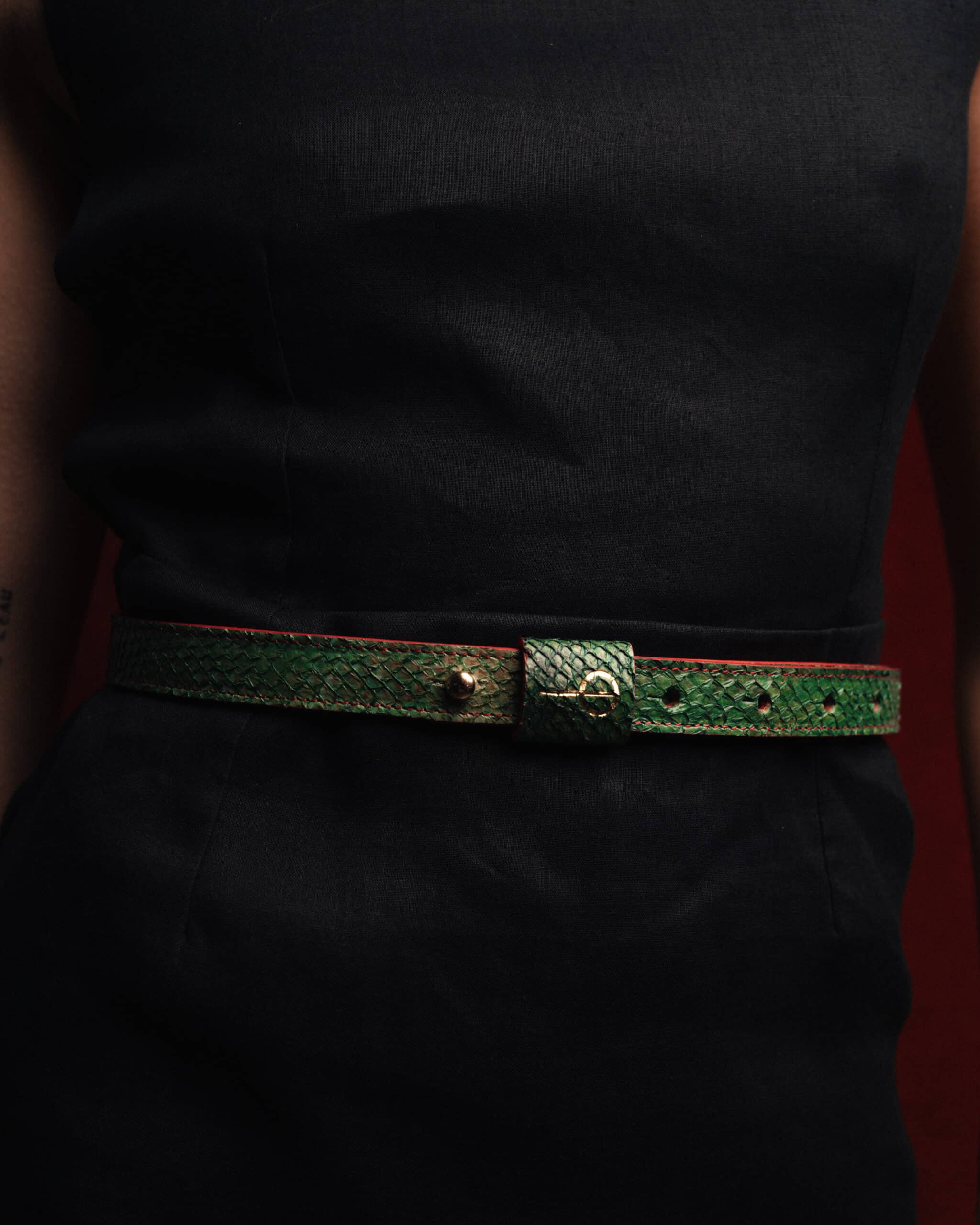 Ceinture vintage en cuir de saumon Emerald avec fermeture en dorée