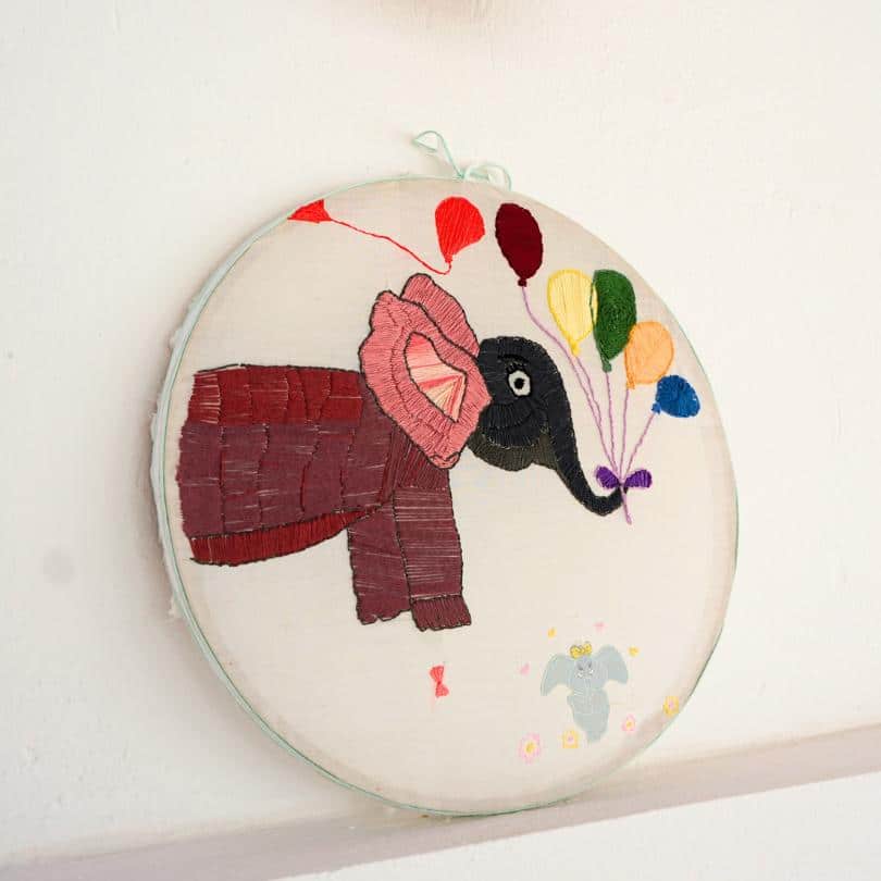 Décoration murale de broderie faite à la main " éléphant avec ballons "