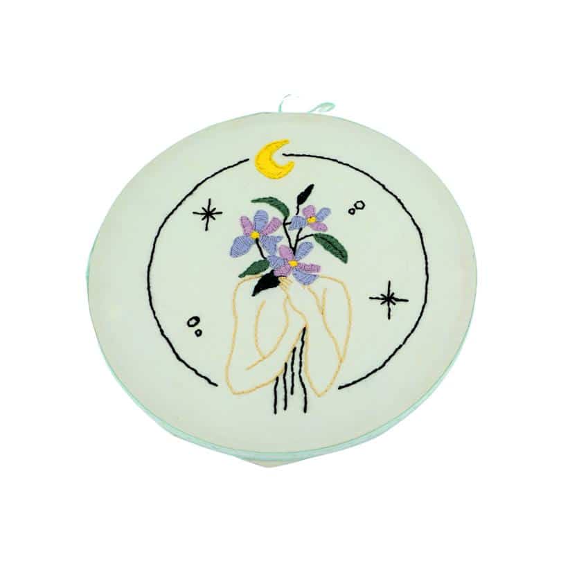 (83)Décoration murale de broderie faite à la main "fleurs de la lune"