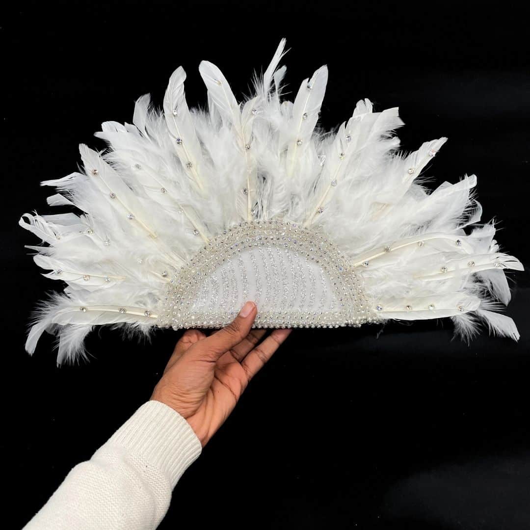 Eventail Festif Blanc avec plumes et strass en blanc