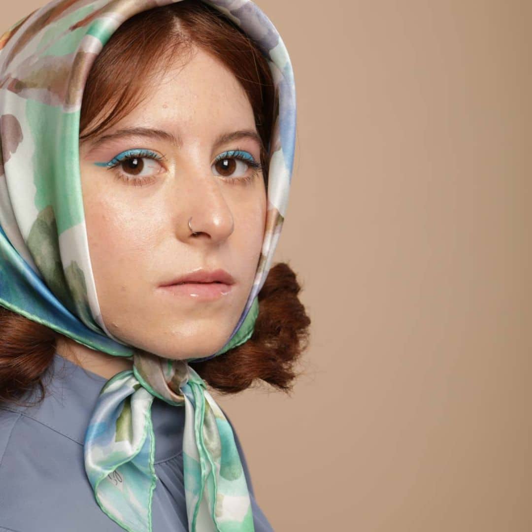 Foulard bleu en soie naturelle "Fancy instinct"