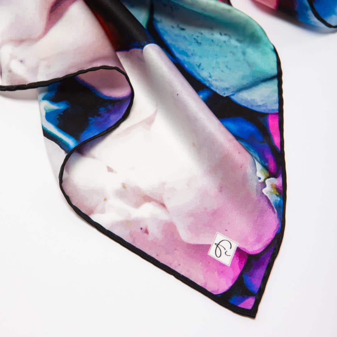 Foulard bleu en soie naturelle "From the inception"