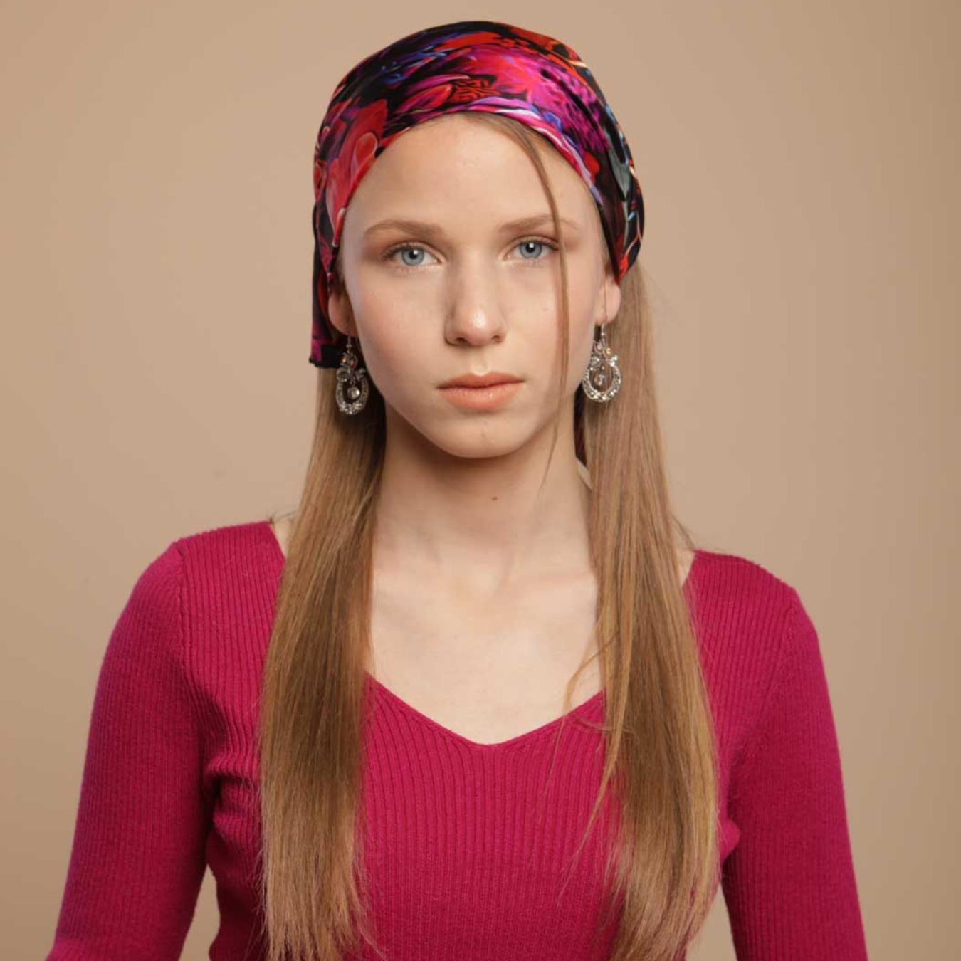 Foulard rouge en soie naturelle "Flattering infinity"