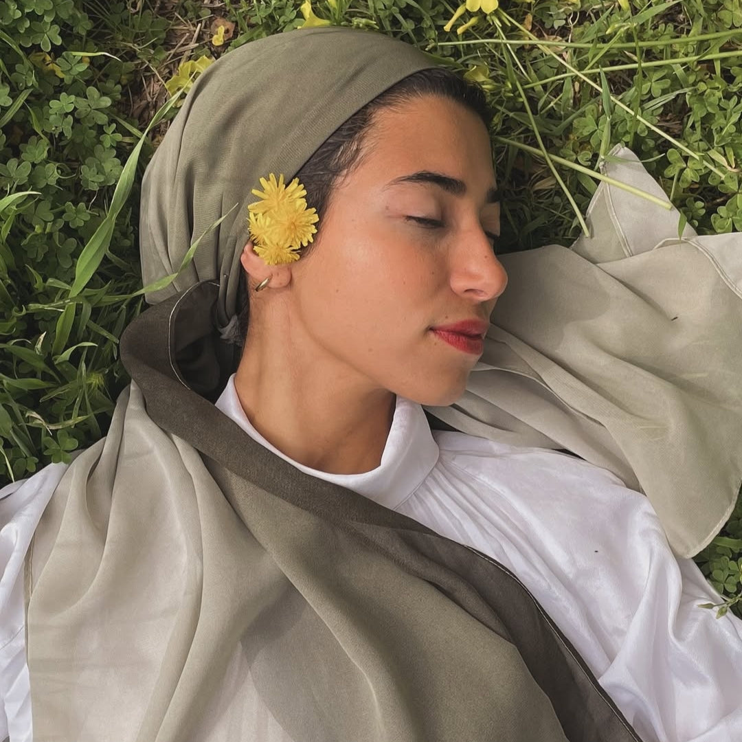 Khaki green gradient hijab in light veil (1.65m)