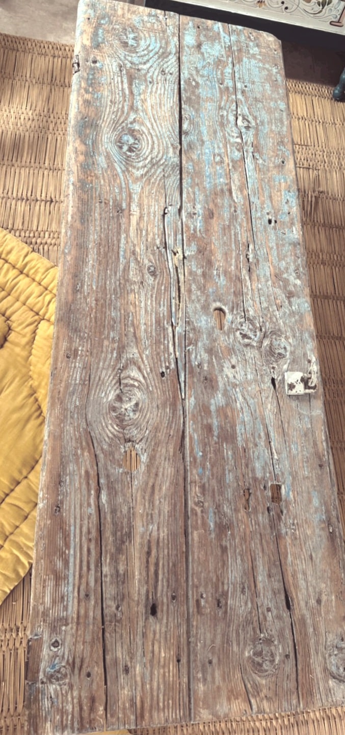 Table ancienne unique : charme intemporel pour votre intérieur