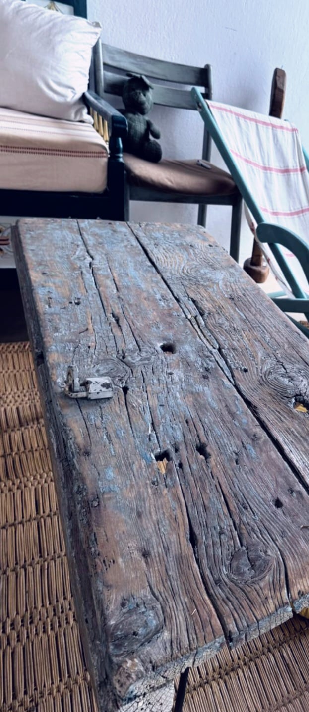 Table ancienne unique : charme intemporel pour votre intérieur
