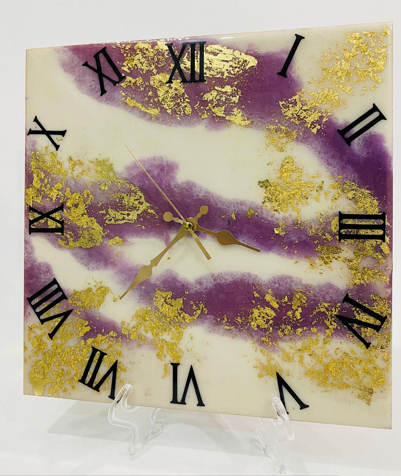 Horloge décorative en Bois & Résine : Élégance Abstraite Violet Blanc