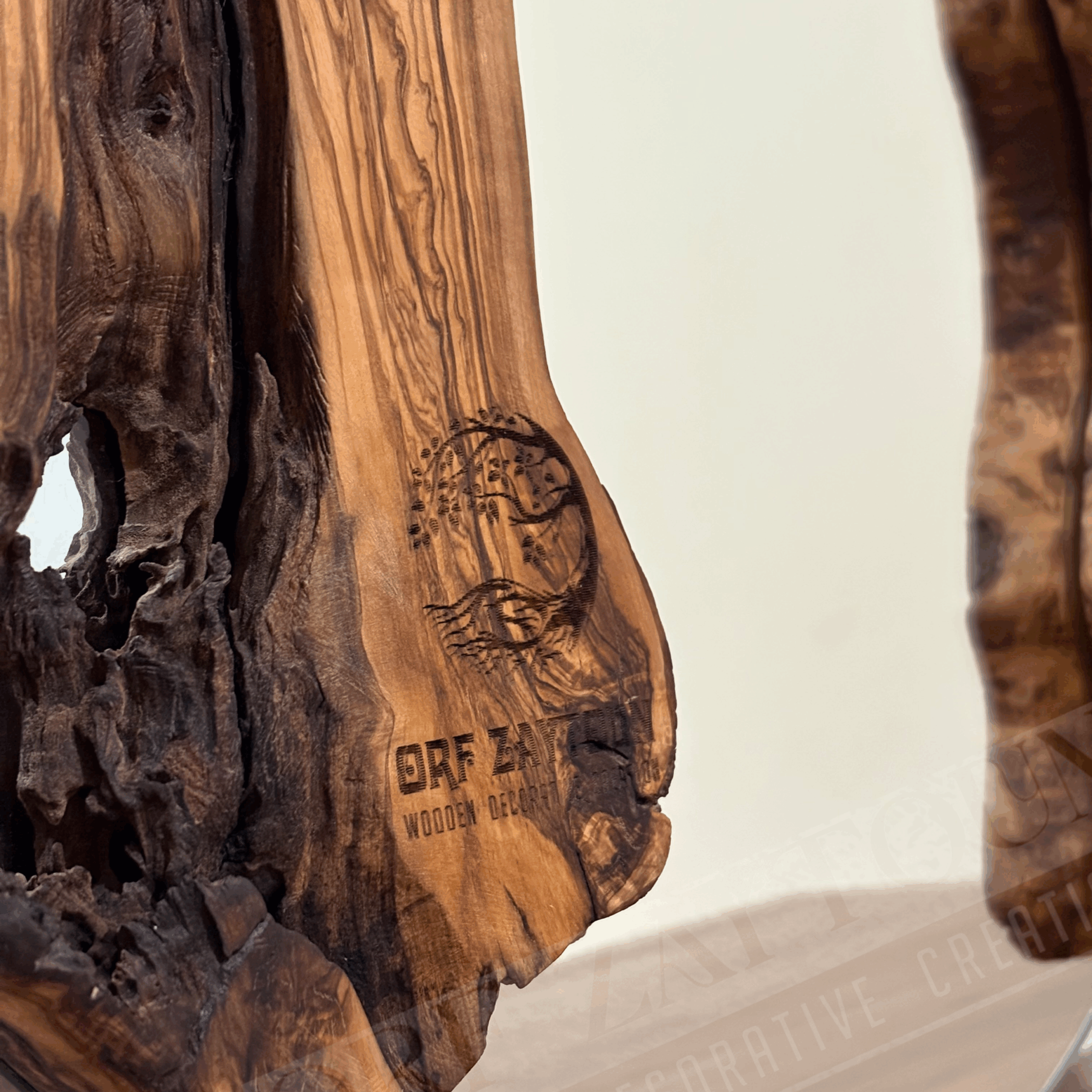 Miroir rond en bois d'olive