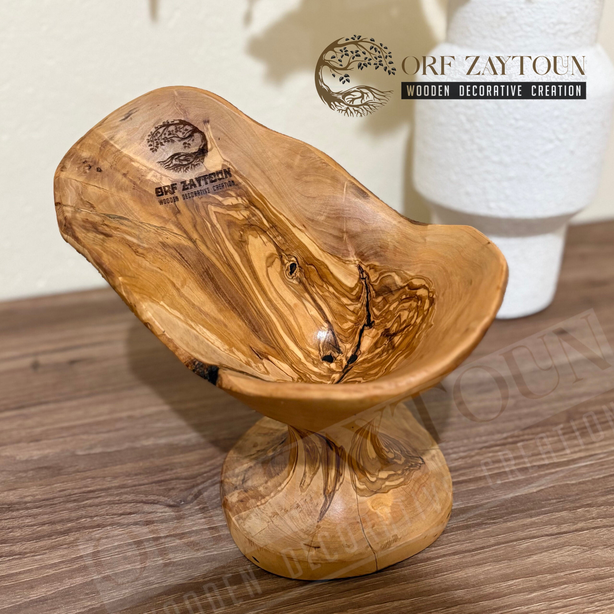 Vase décorative en bois d’olivier
