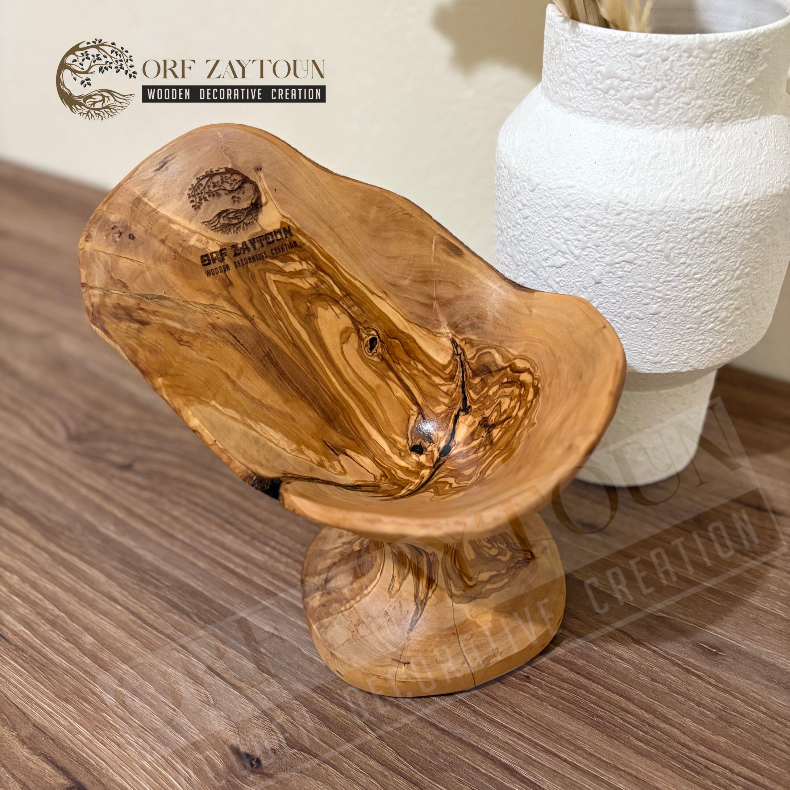 vase bois d'olivier artisanal unique pour une décoration élégante