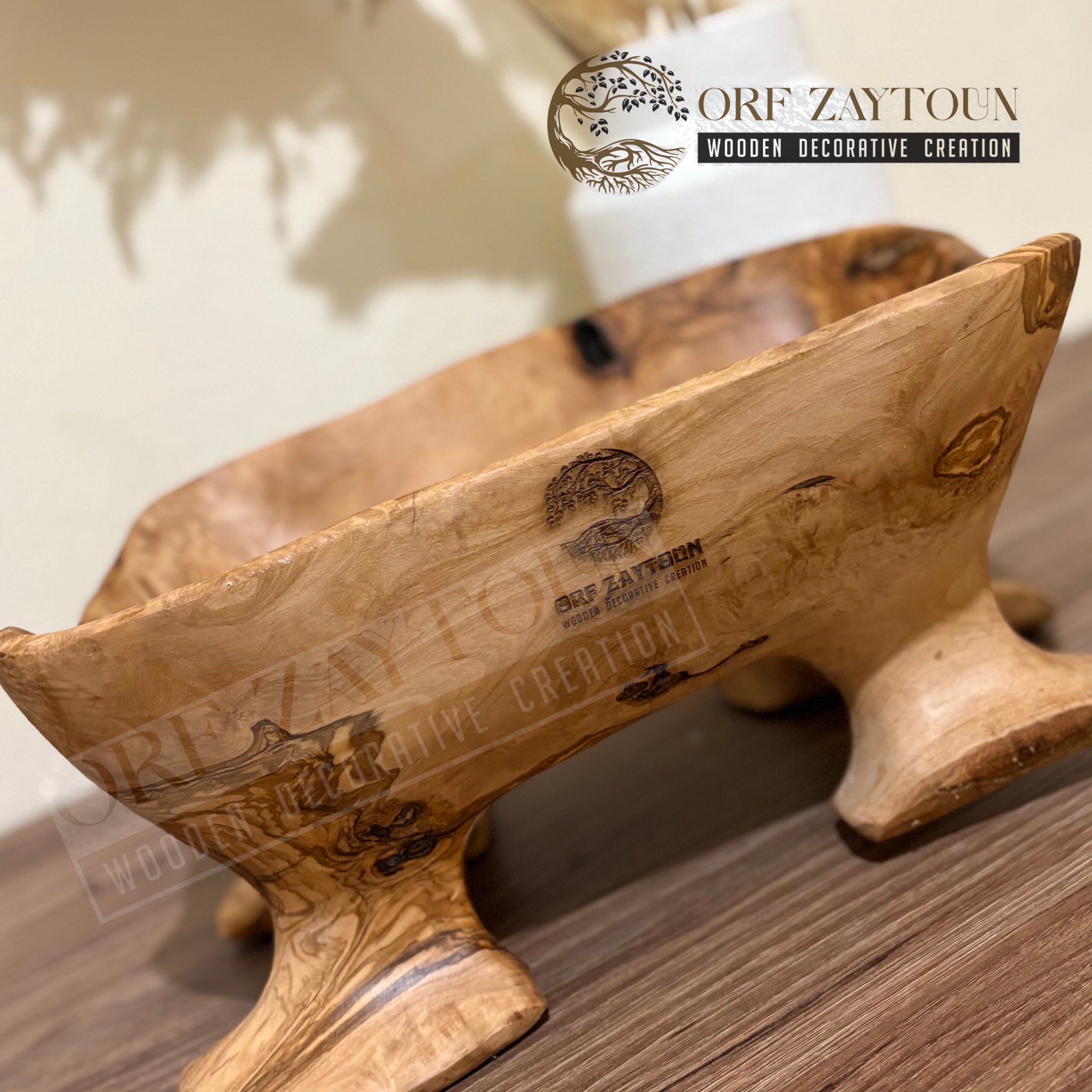 Panier sculpté en bois d’olivier