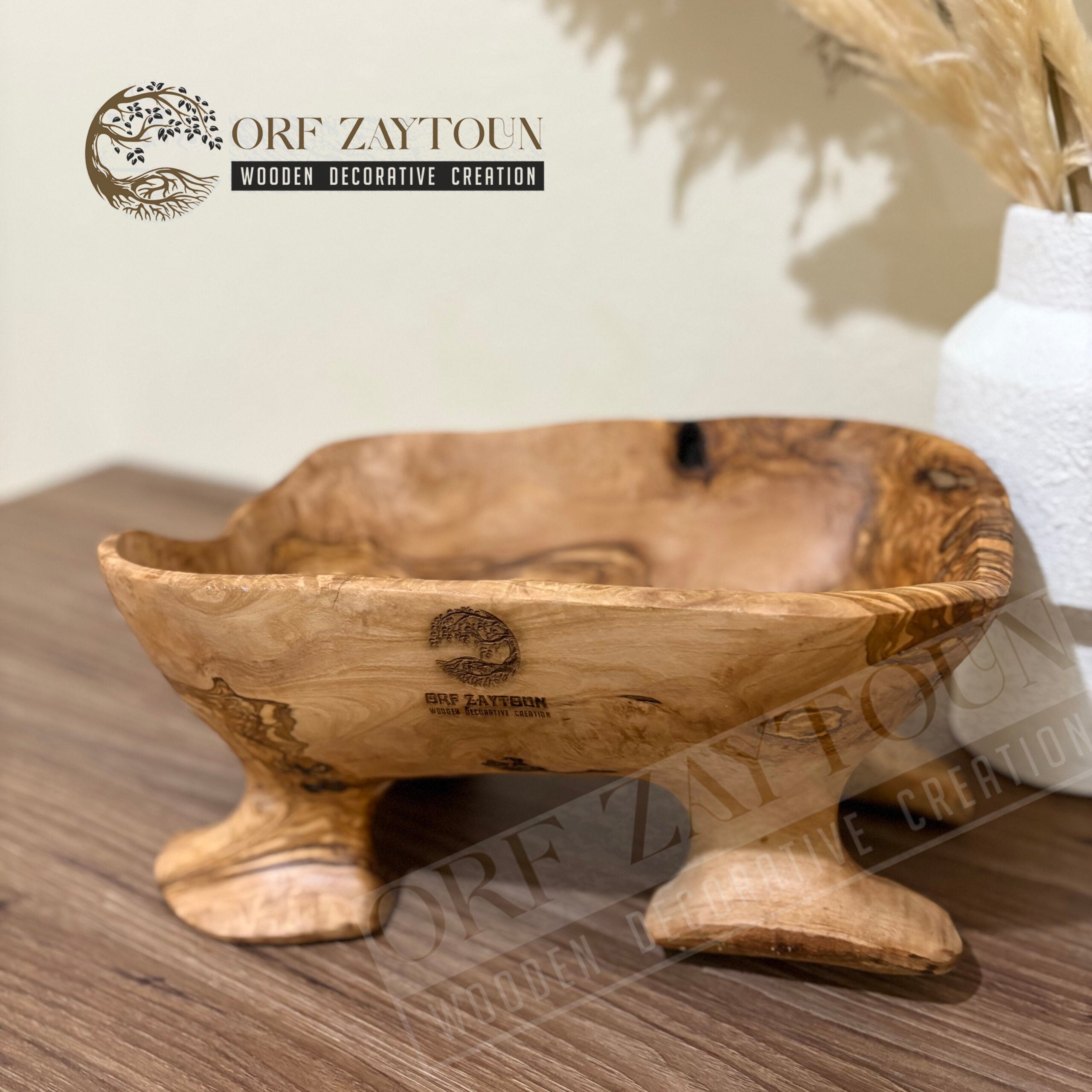 Panier sculpté en bois d’olivier