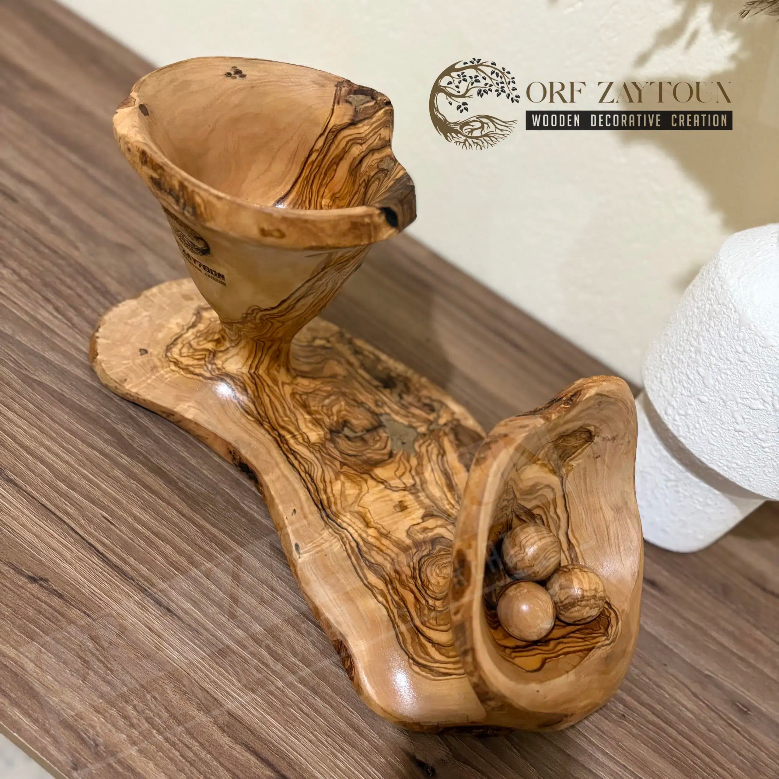 decoration bois piece unique en bois dolive pour un interieur raffine