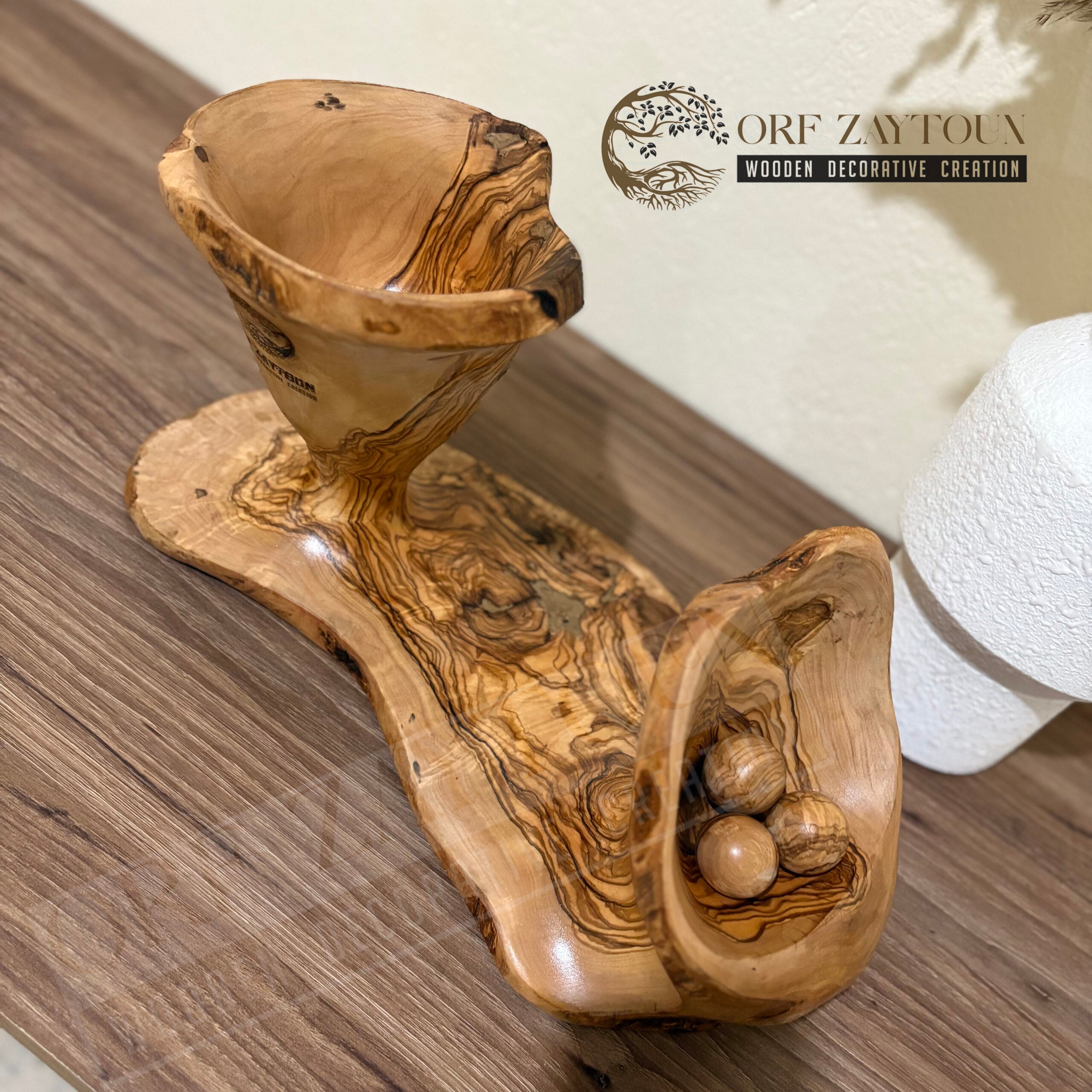 decoration bois piece unique en bois dolive pour un interieur raffine