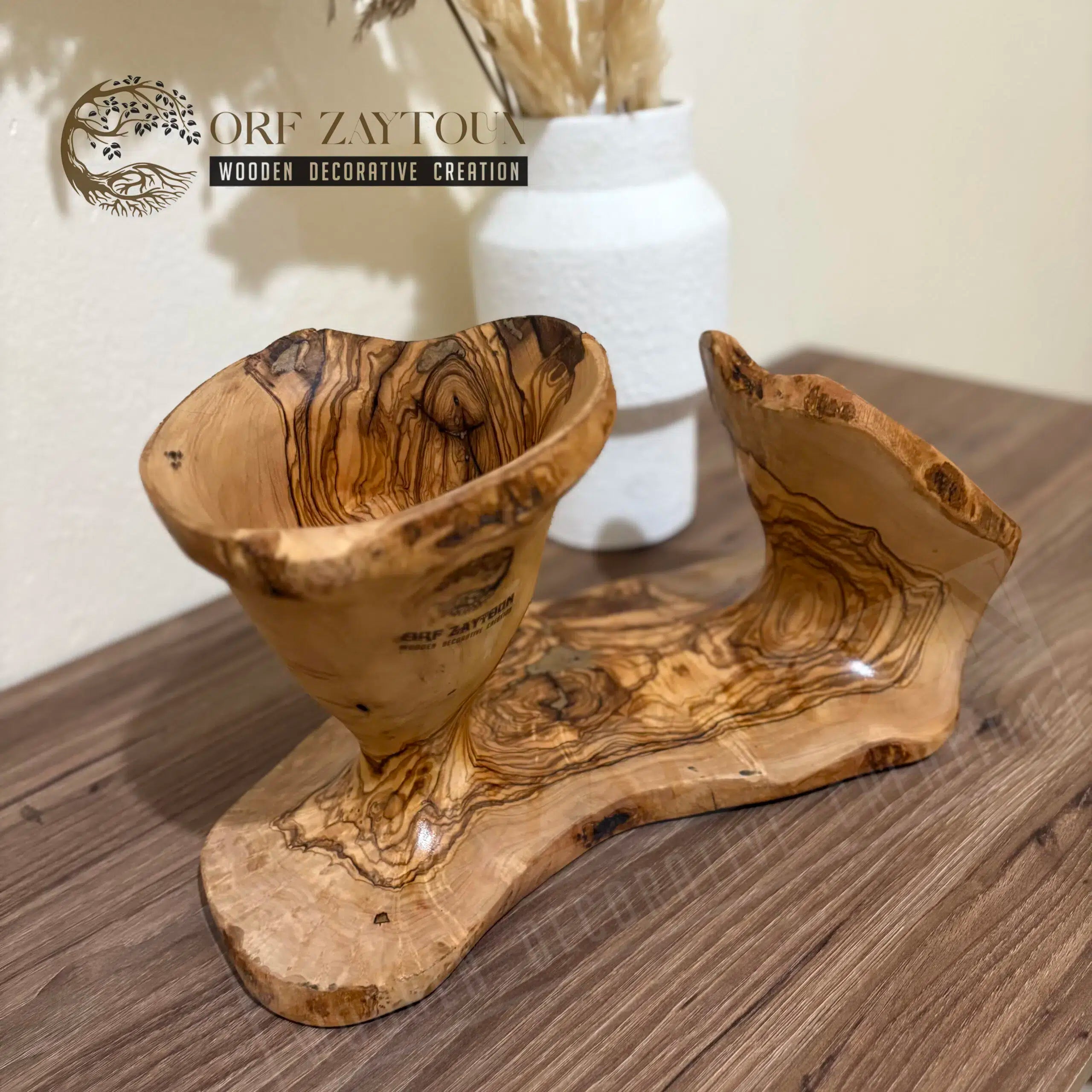 decoration bois piece unique en bois dolive pour un interieur raffine