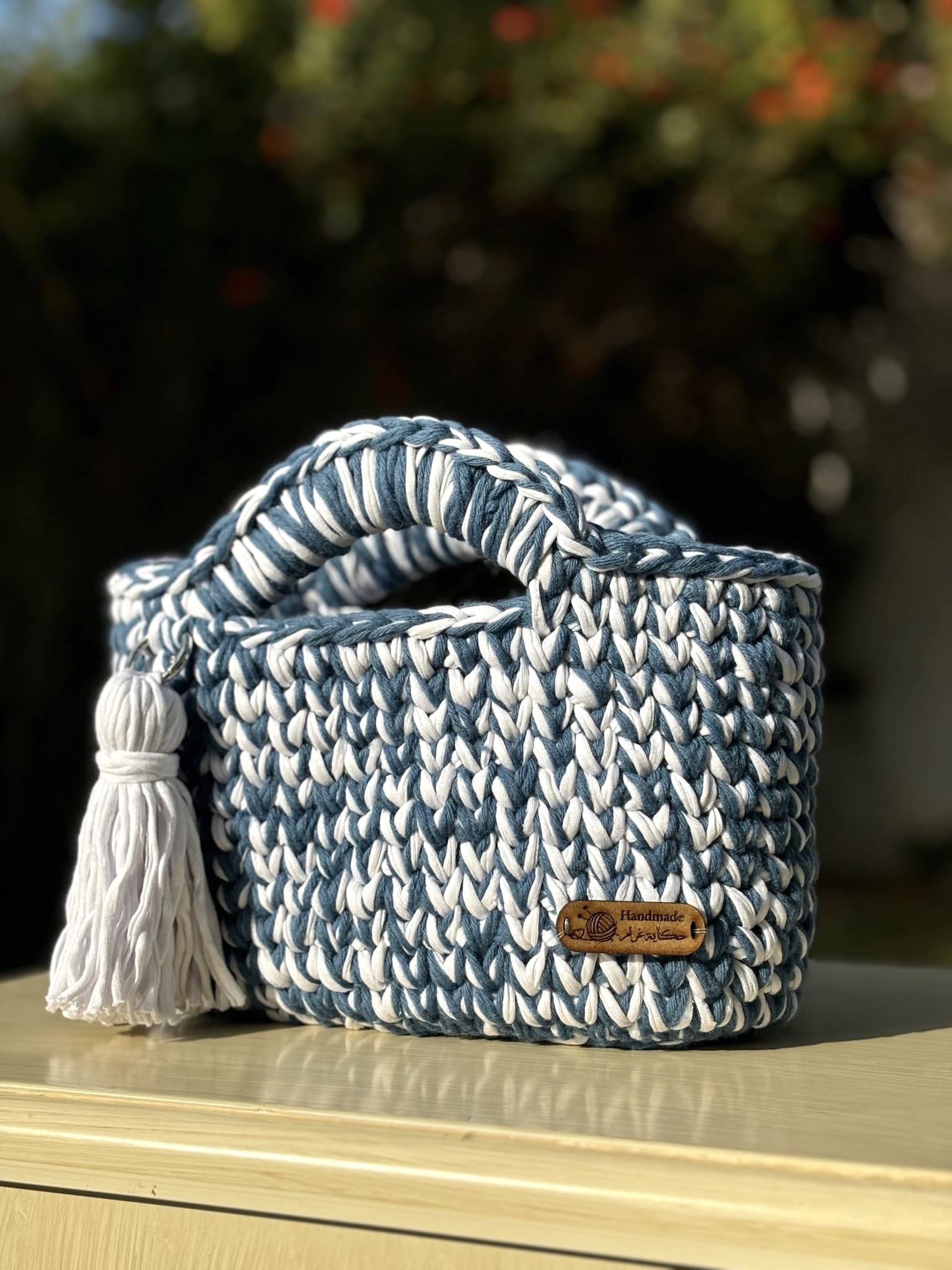 sac panier en crochet bleu et blanc fait main