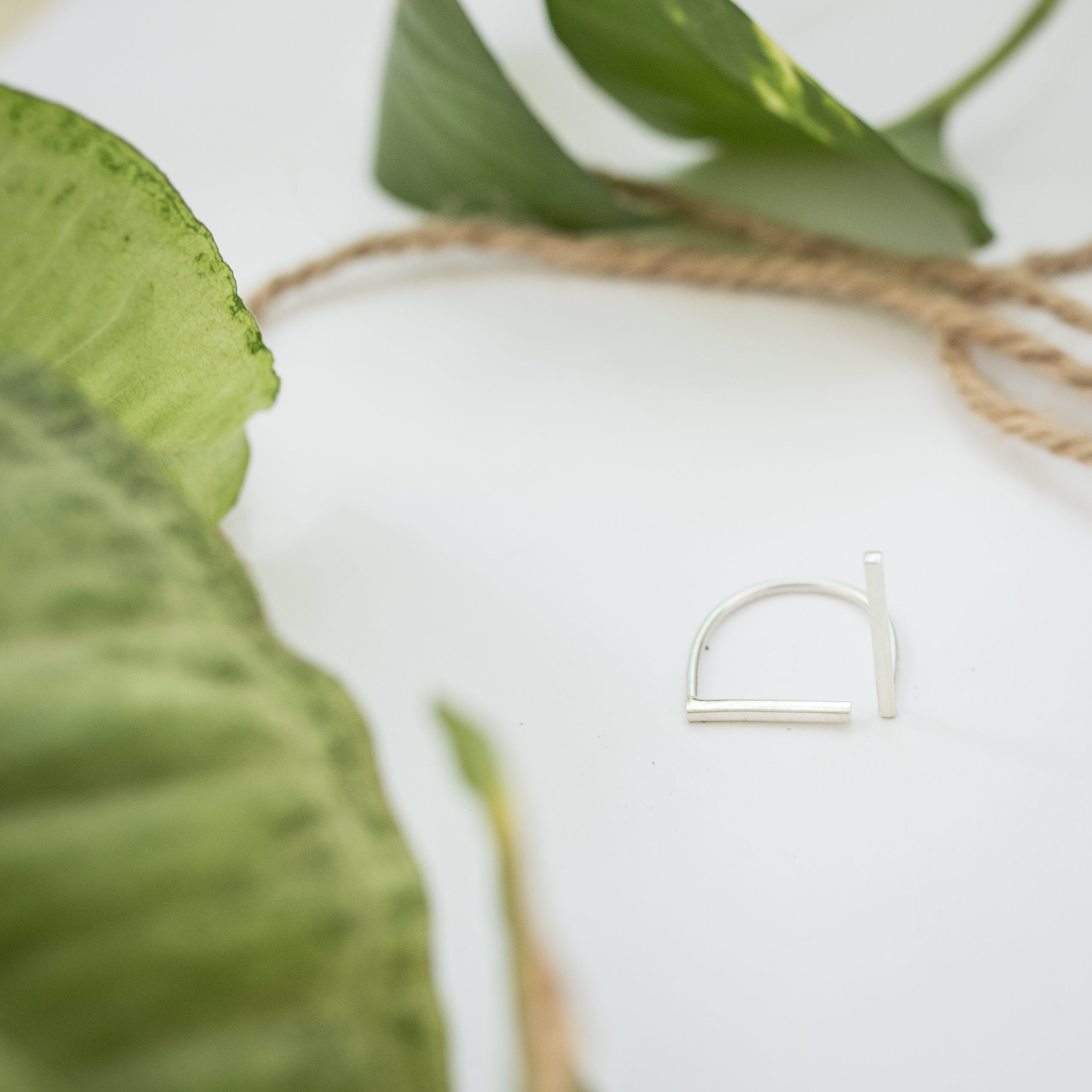 Bague minimaliste fait main en argent 900