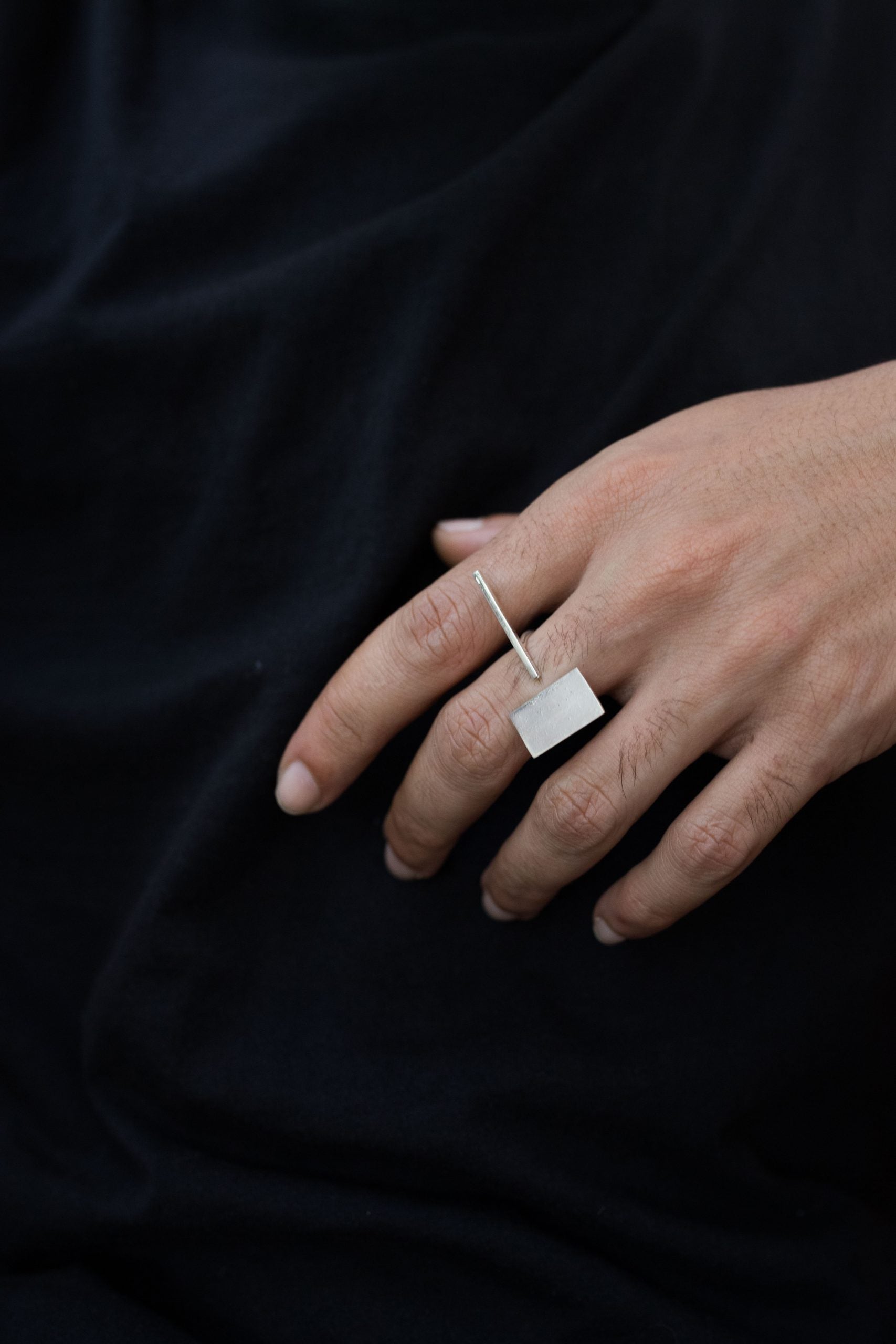 Bague minimaliste fait main en argent 900