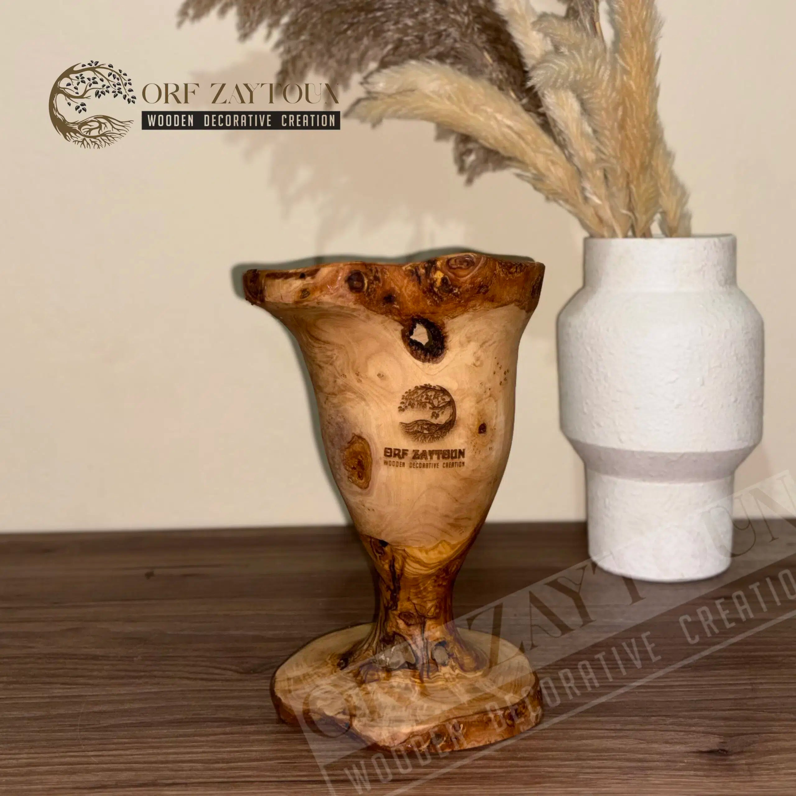 Vase en bois d'olivier artisanal pour une décoration élégante