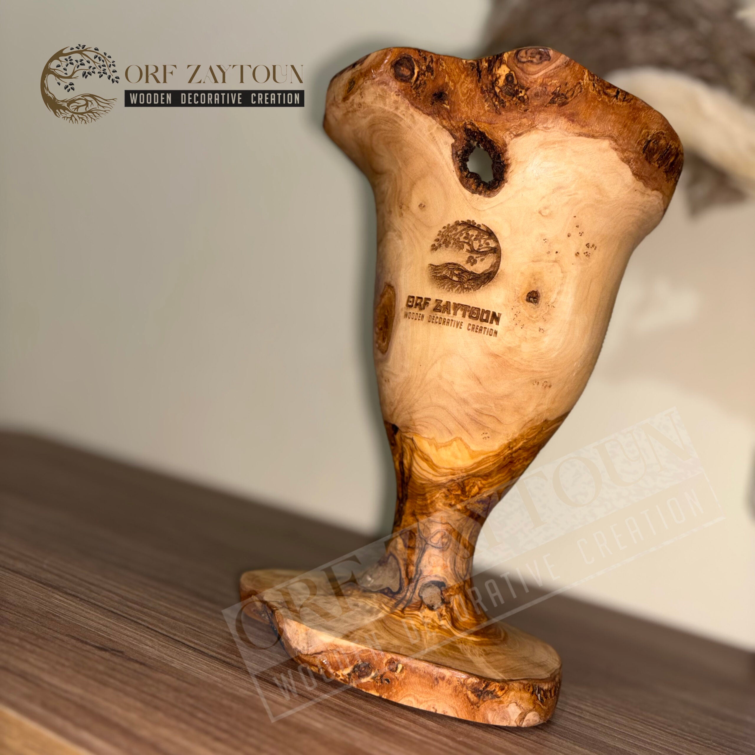 Vase en bois d'olivier artisanal pour une décoration élégante
