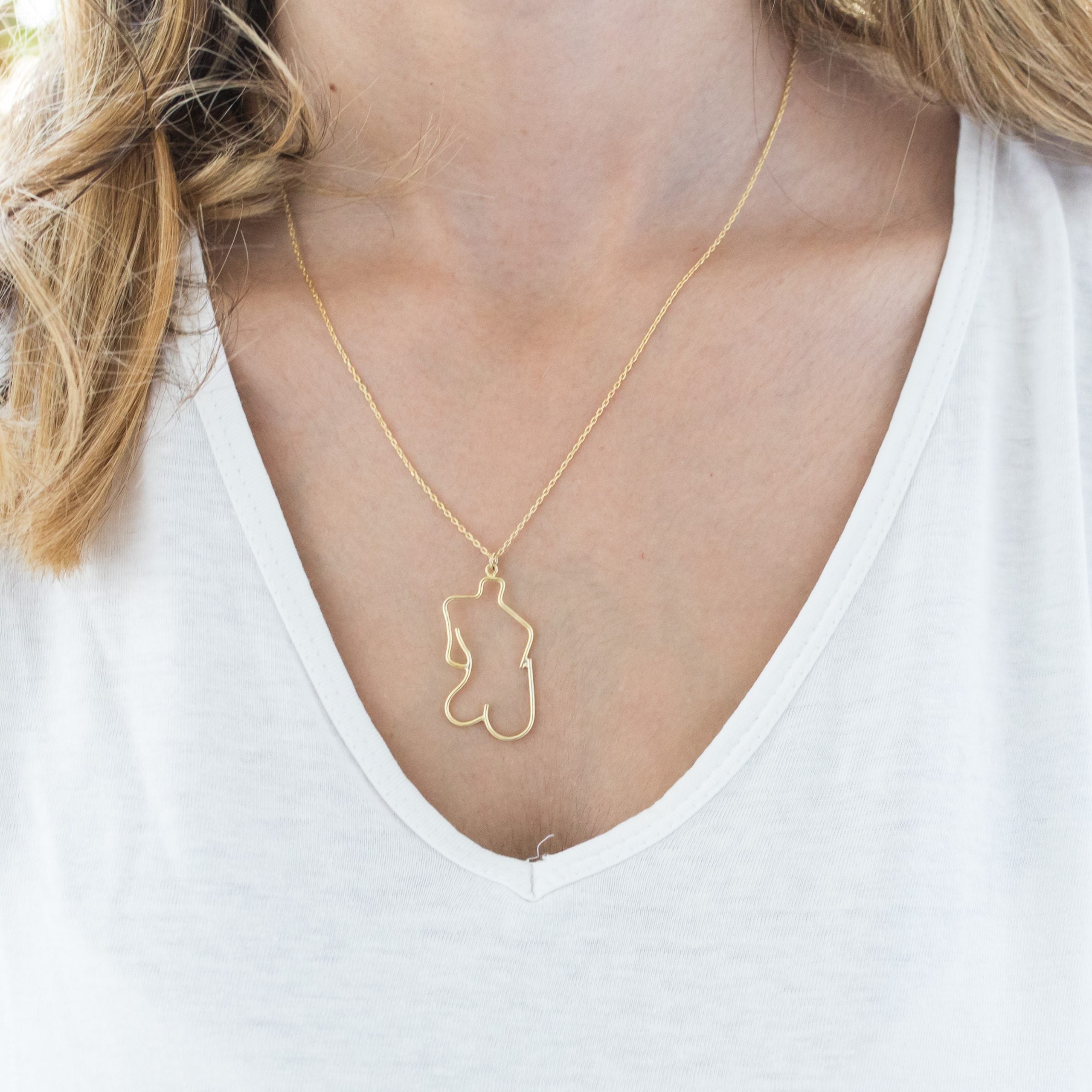 Collier corps féminin minimaliste fait main en argent 900