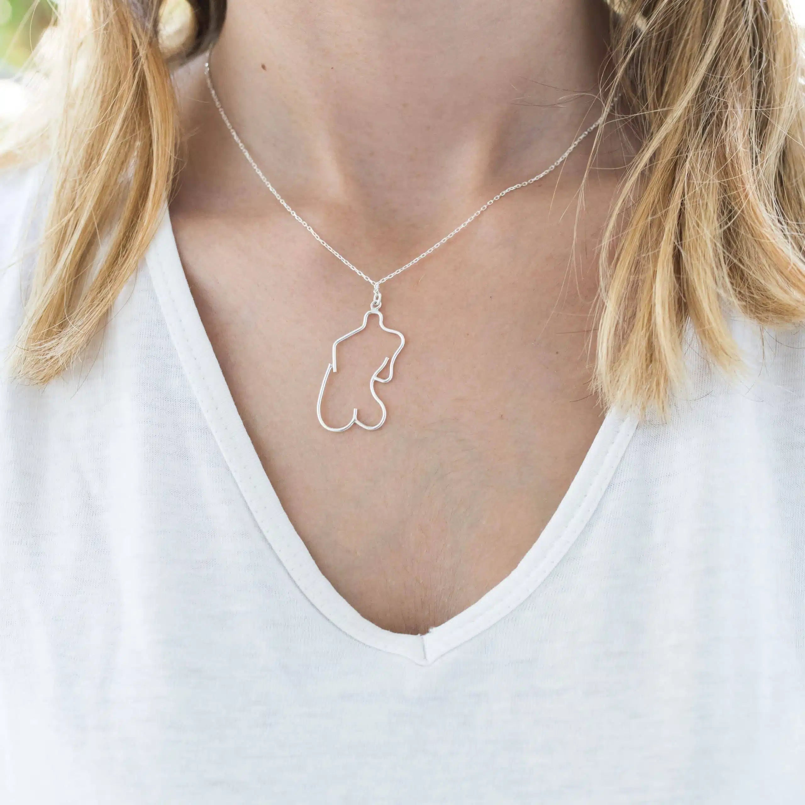 Collier corps féminin minimaliste fait main en argent 925