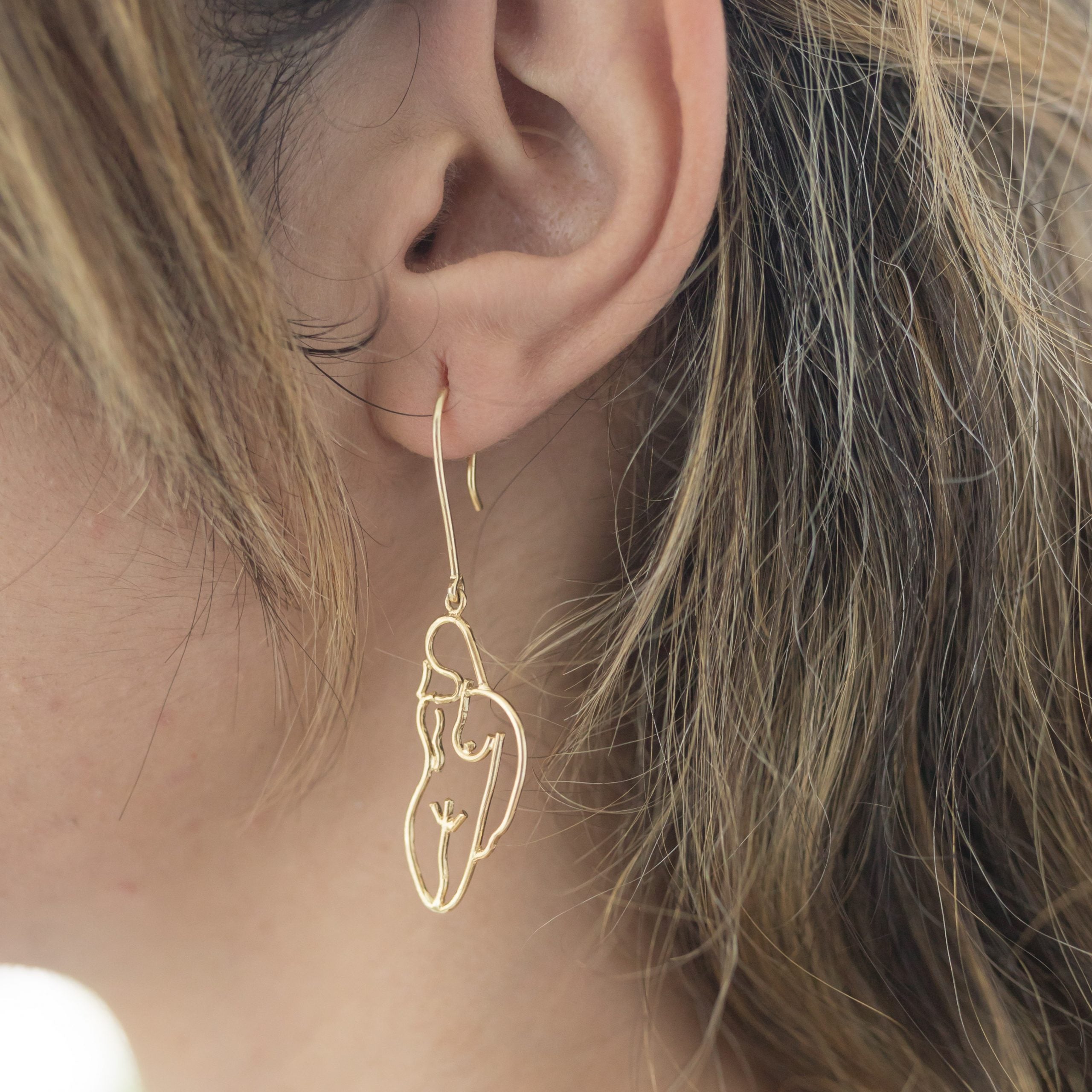 Boucles d'oreilles corps féminin petites fait main en argent 900