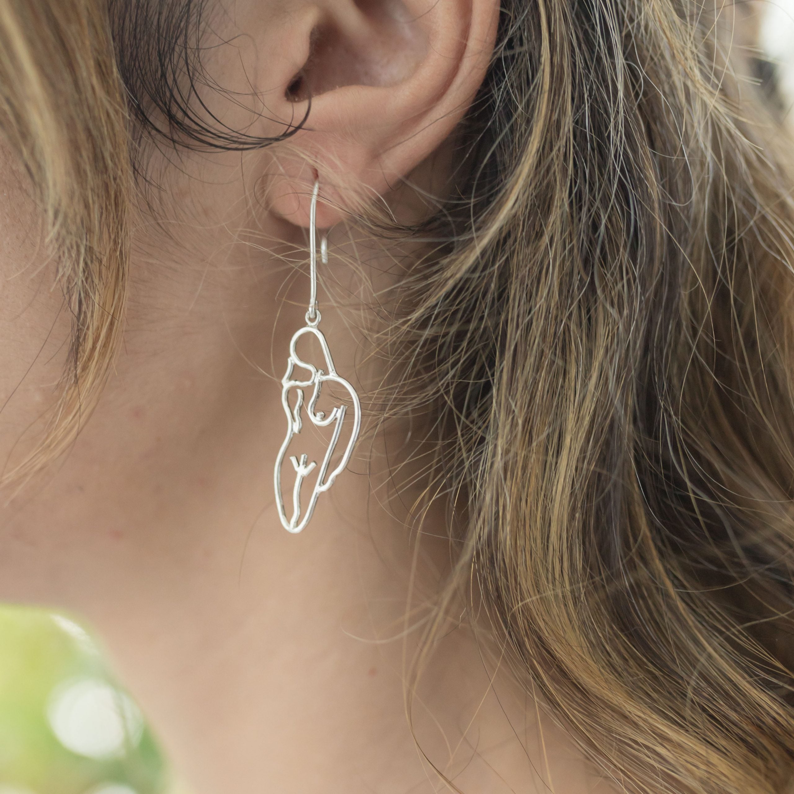 Boucles d'oreilles corps féminin petites fait main en argent 900