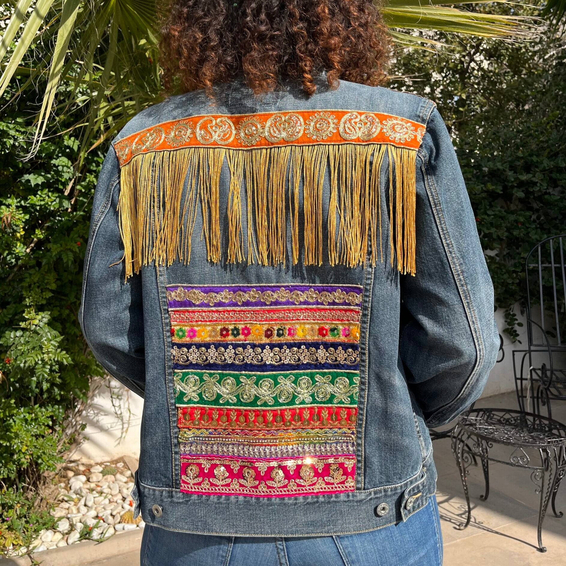 Veste en jean upcyclée Zemni avec franges (Taille 40)