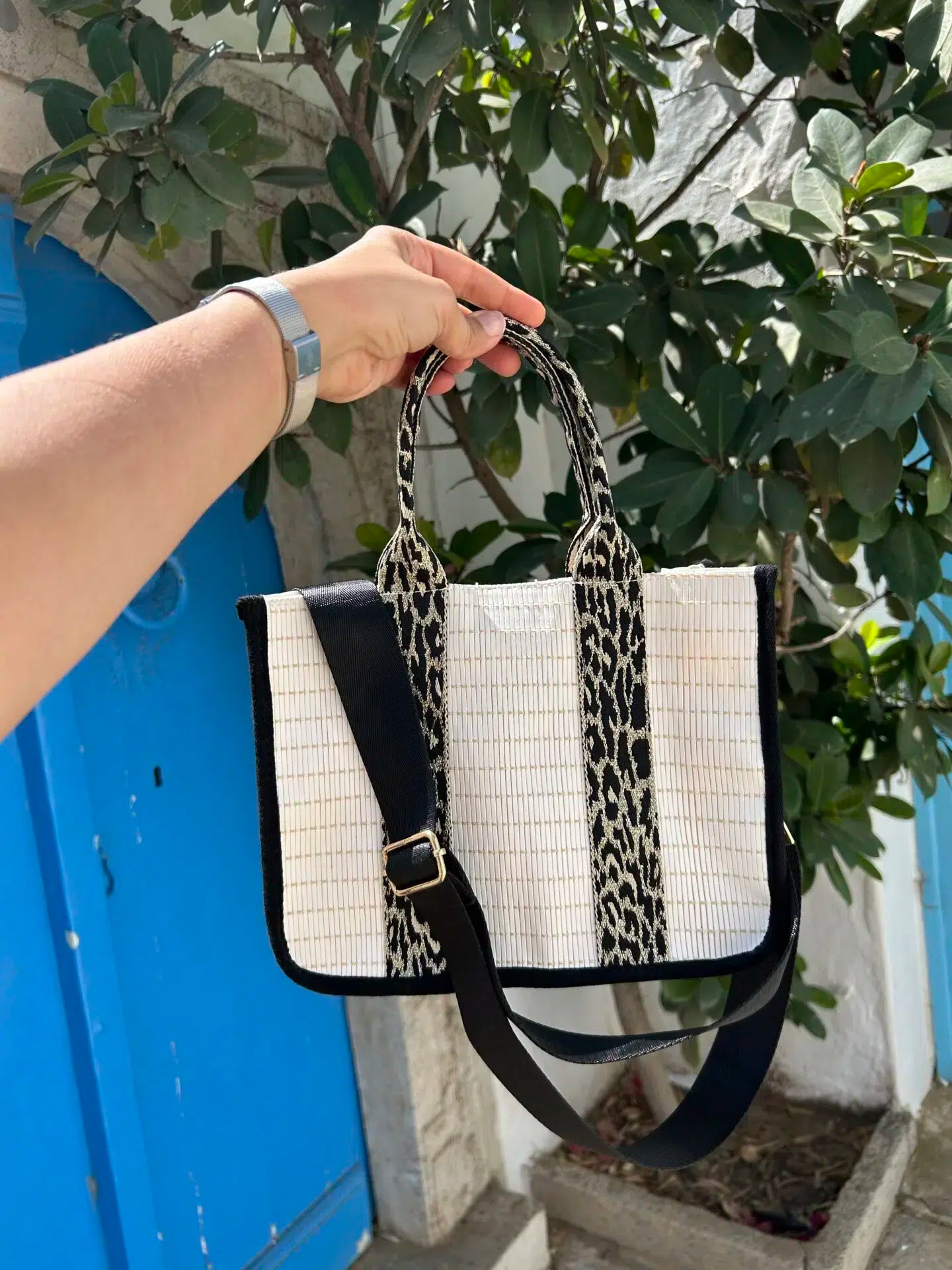 sac chic blanc bandoulière l'élégance à portée de main