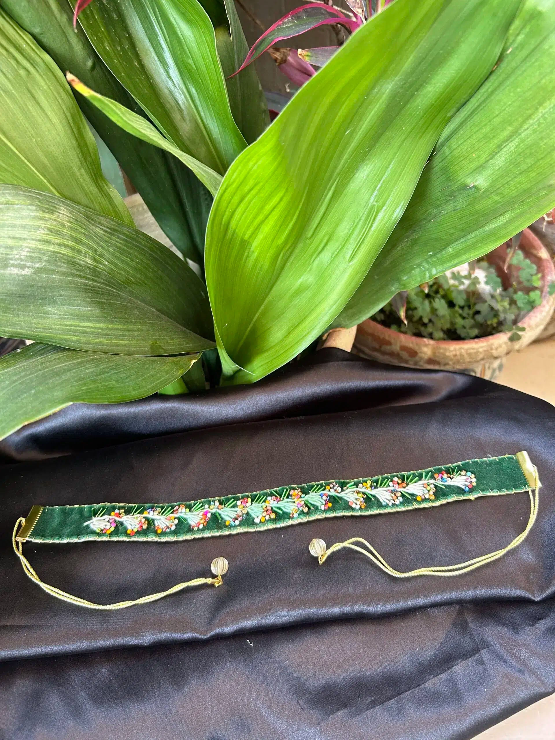 Collier bohème unique en velours pour un style éclatant