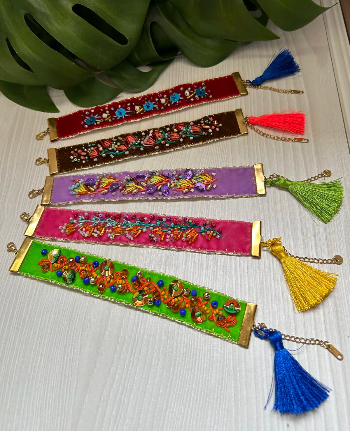 Bracelet ajustable élégant brodé à la main pour un style unique