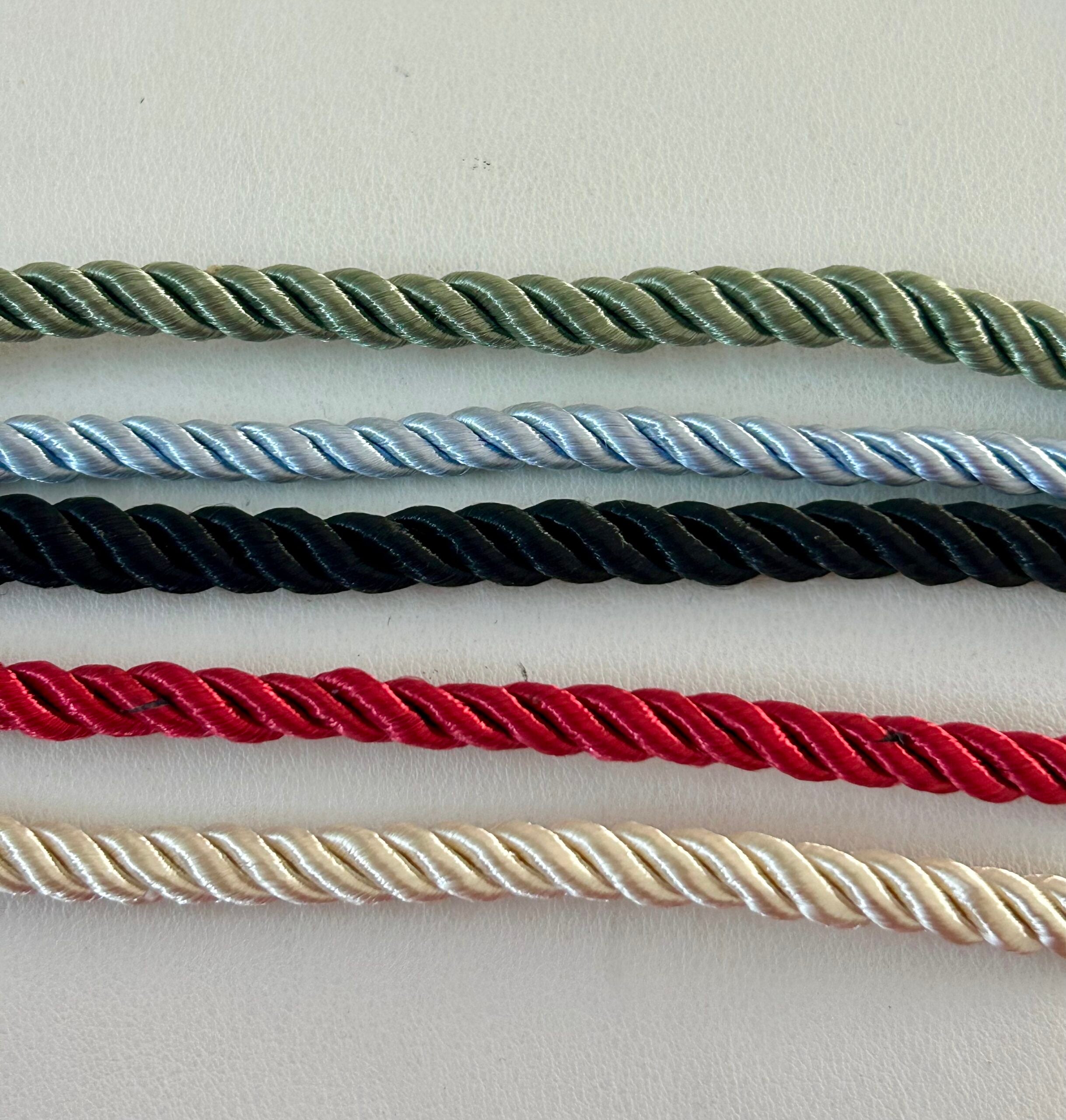 Collier en cordon satiné torsadé