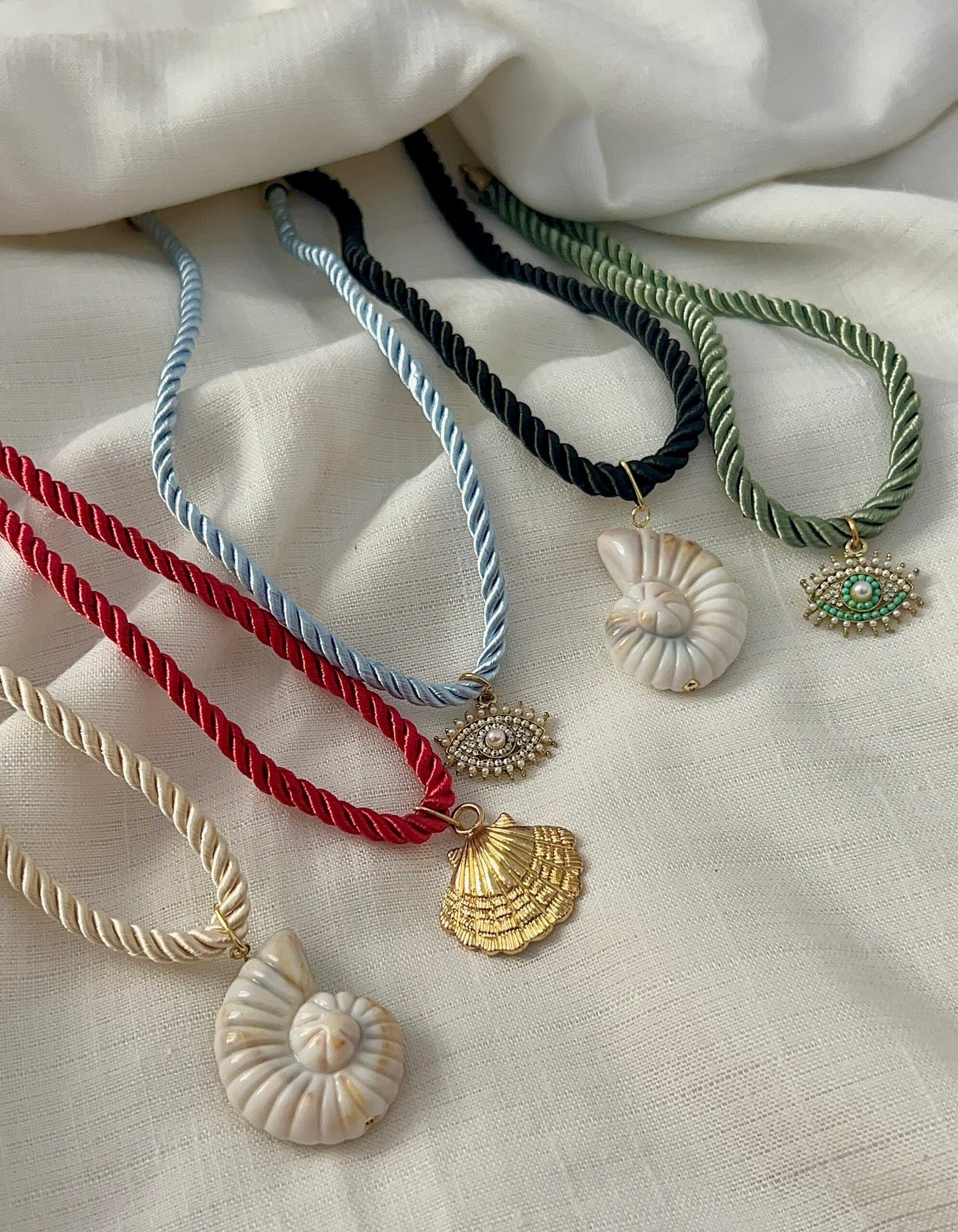 Collier en cordon satiné torsadé