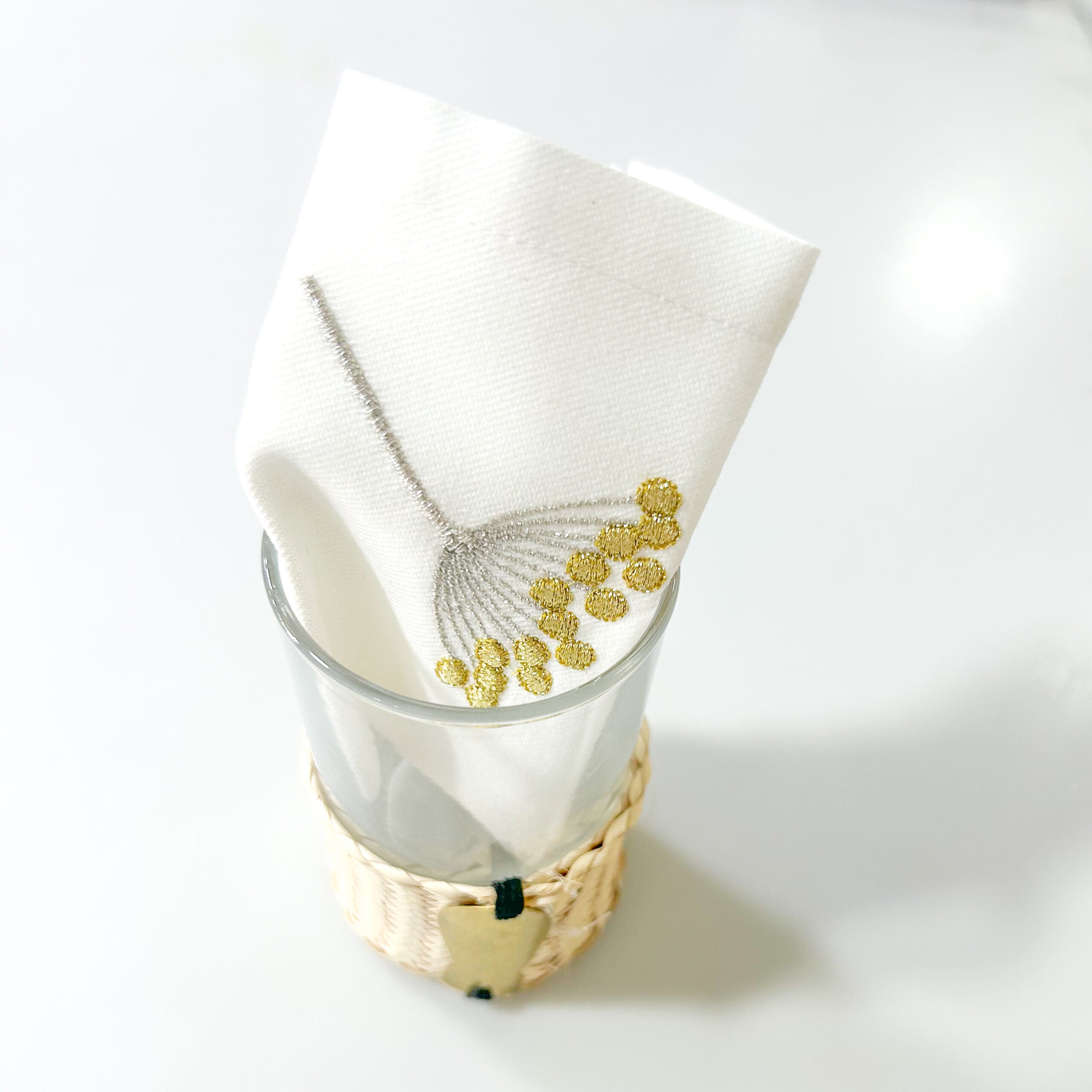 Serviettes à gâteaux brodées - élégantes et raffinées