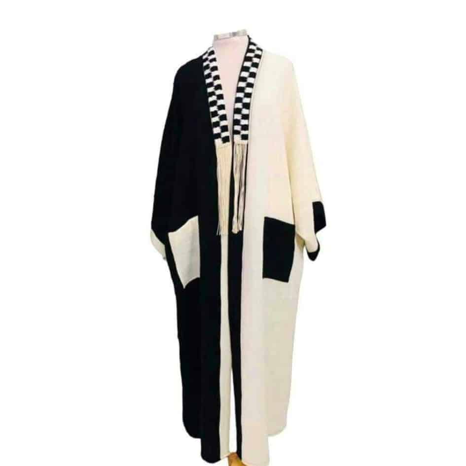 Kimono long femme noir et blanc (en Hayek,en Laine ou en Lin) – Tricoté à la main