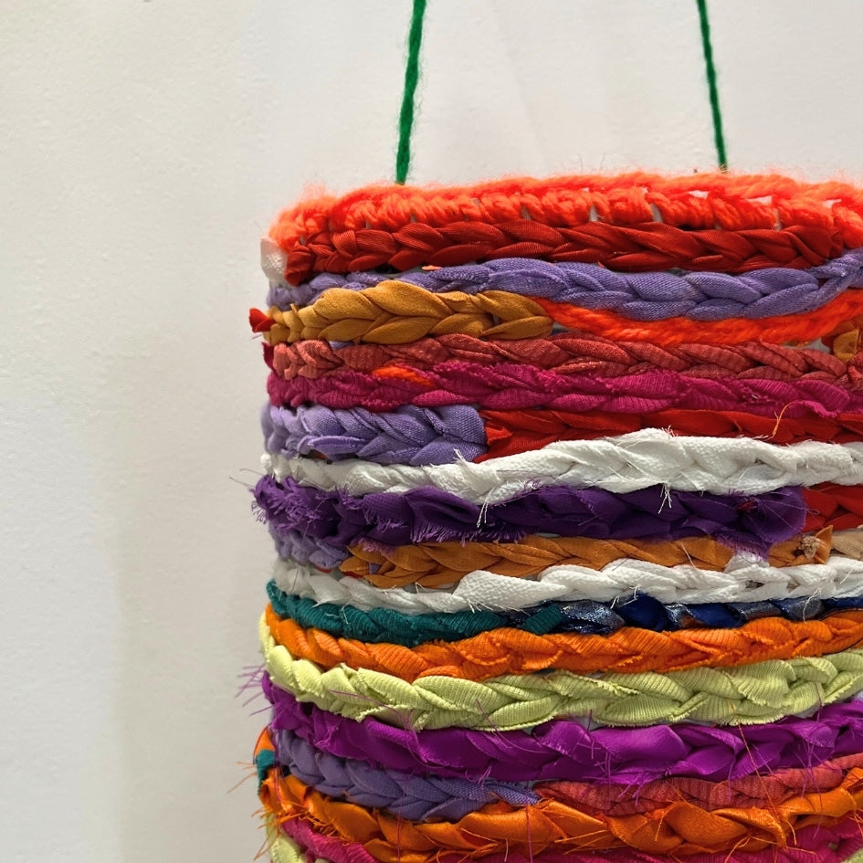 Lampadaire Artisanat Durable en Tissu - Décoration Unique et Éco-conçue