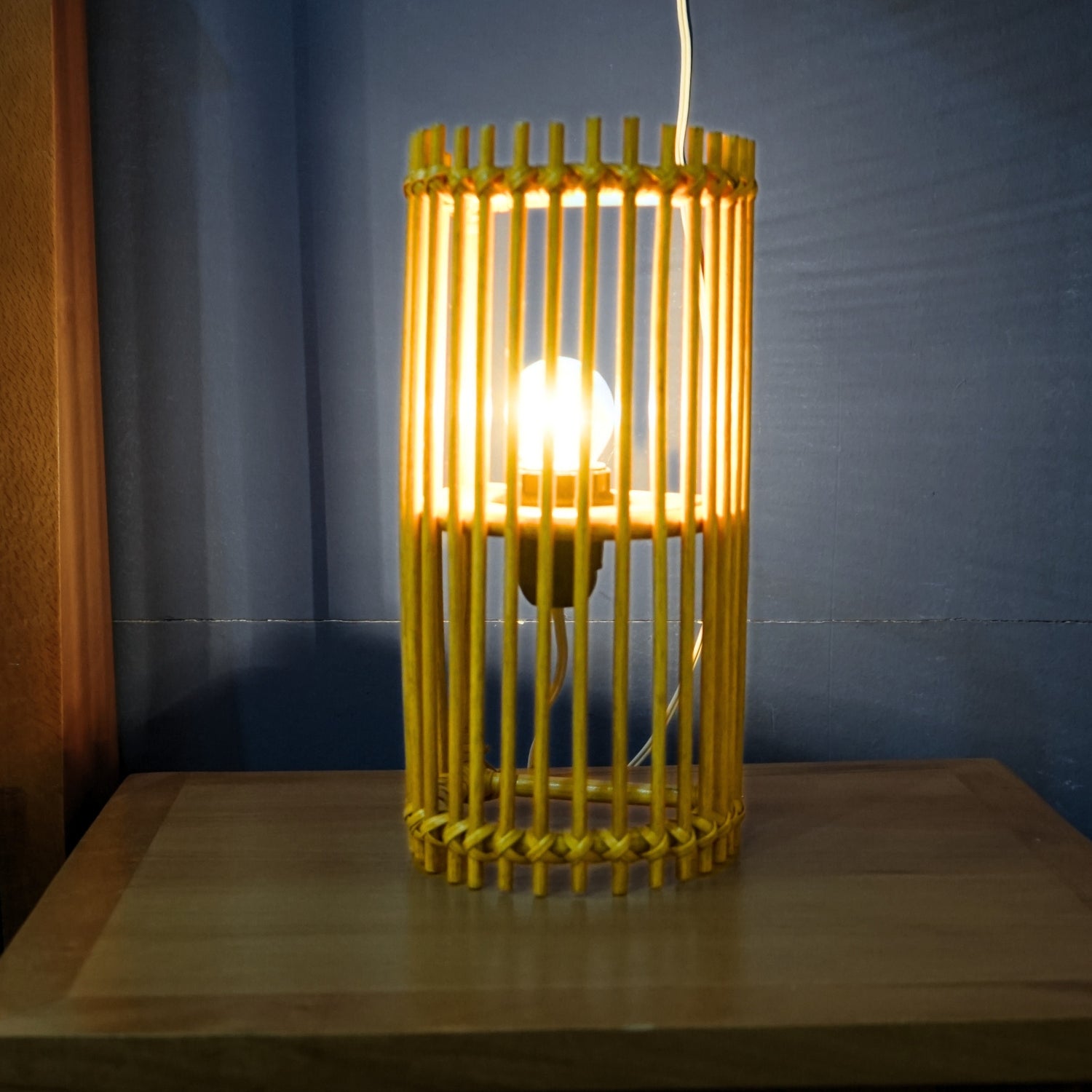Applique rotin demi-lune : Élégance et lumière pour votre intérieur