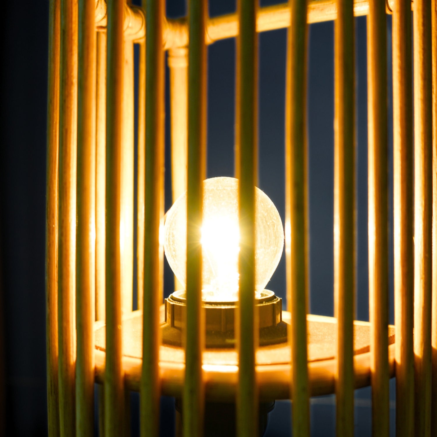 Applique rotin demi-lune : Élégance et lumière pour votre intérieur