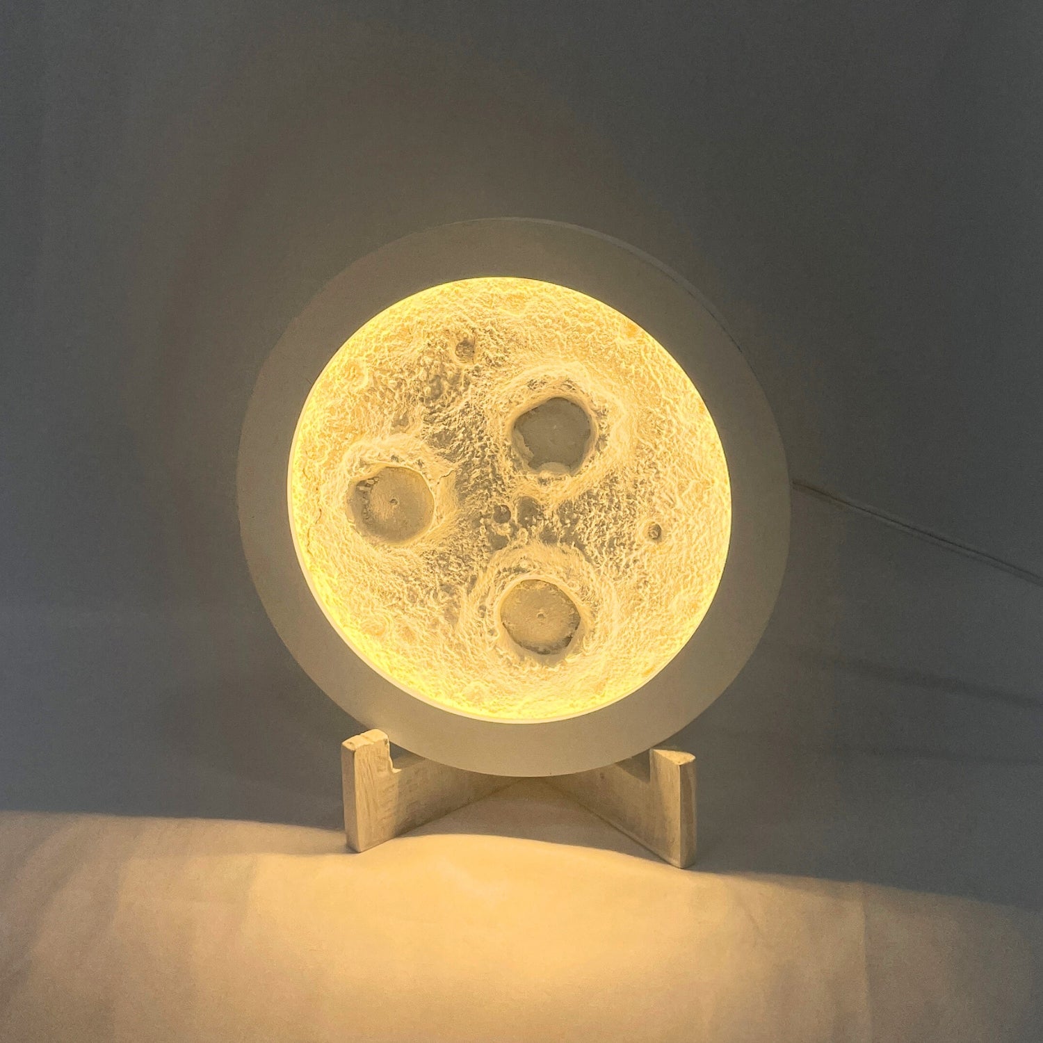 Lampe Lune Élégante : Éclairez Votre Intérieur avec Magie