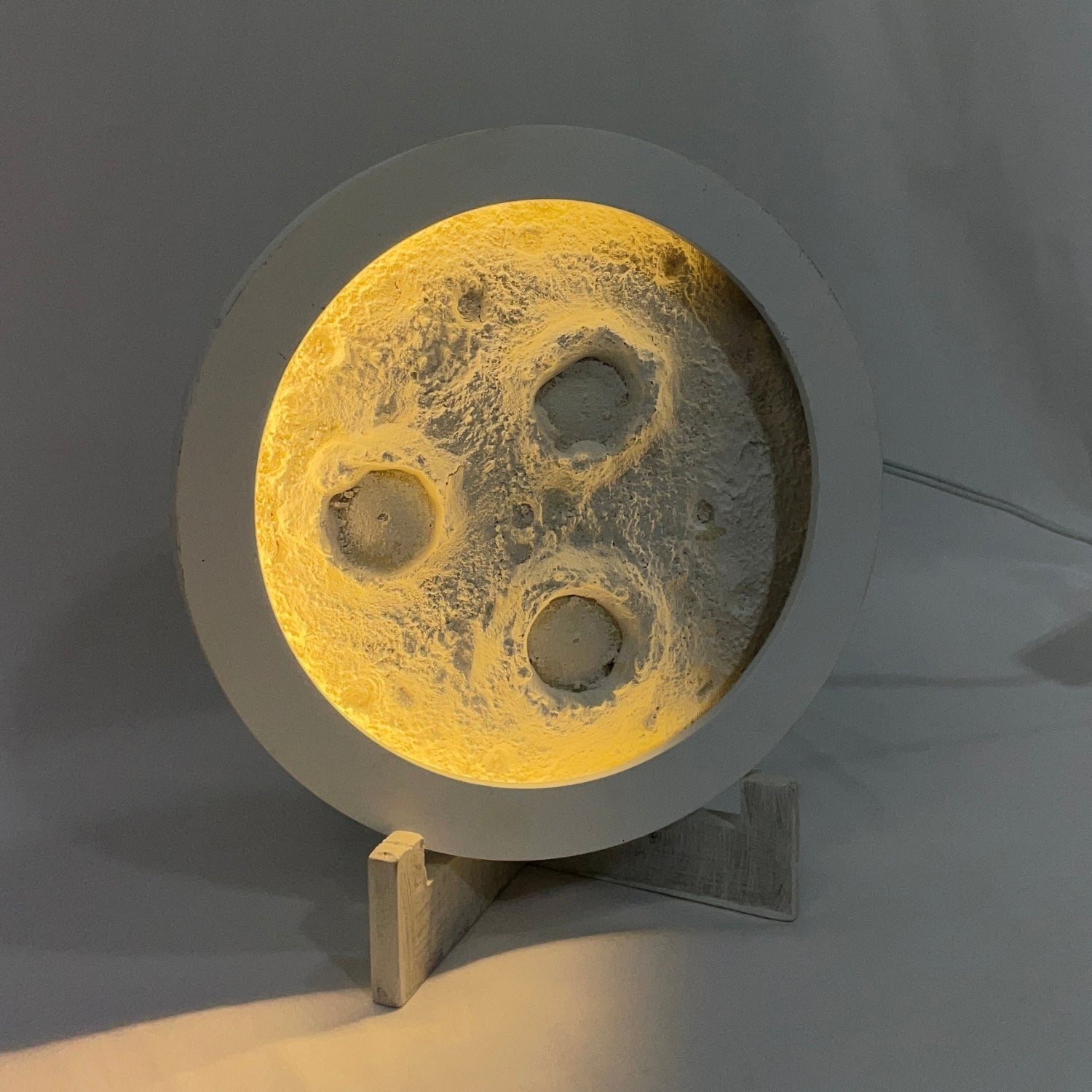 Lampe Lune Élégante : Éclairez Votre Intérieur avec Magie