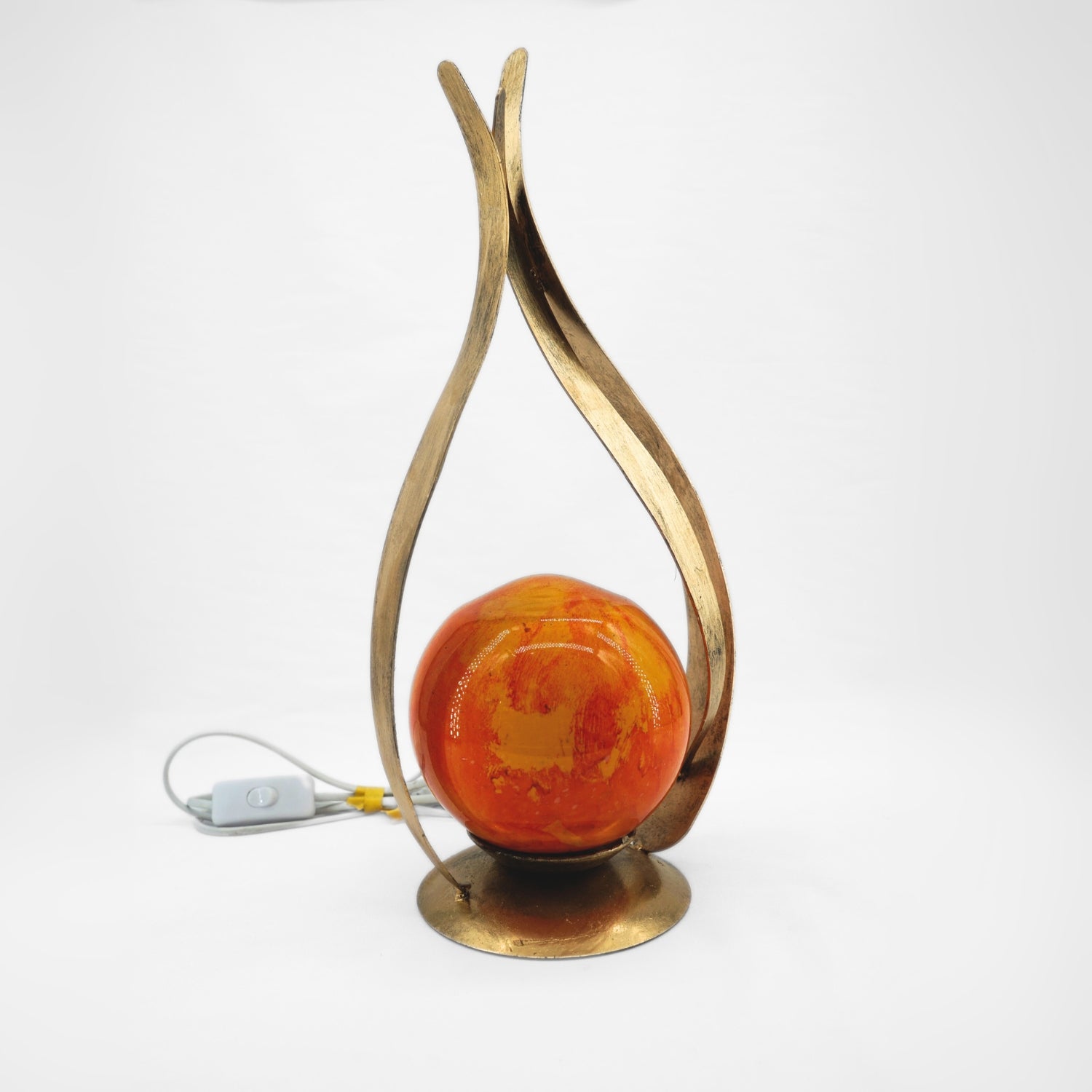 Lampe ronde mariage artisanale, l'élégance à votre portée