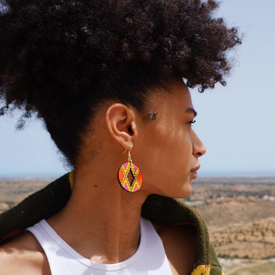 Boucles d'oreilles berbères "Margoum Éclat" – Bois & Acrylique