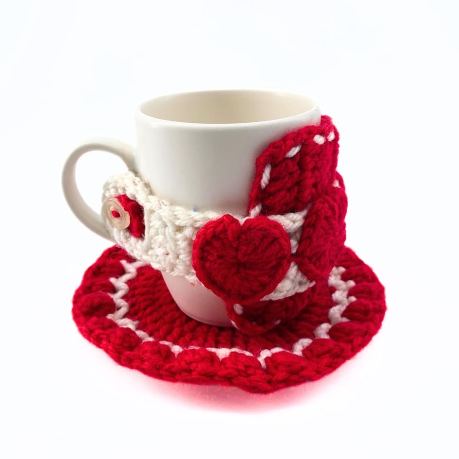 Mug cosy en crochet couleur rouge avec sous-tasse