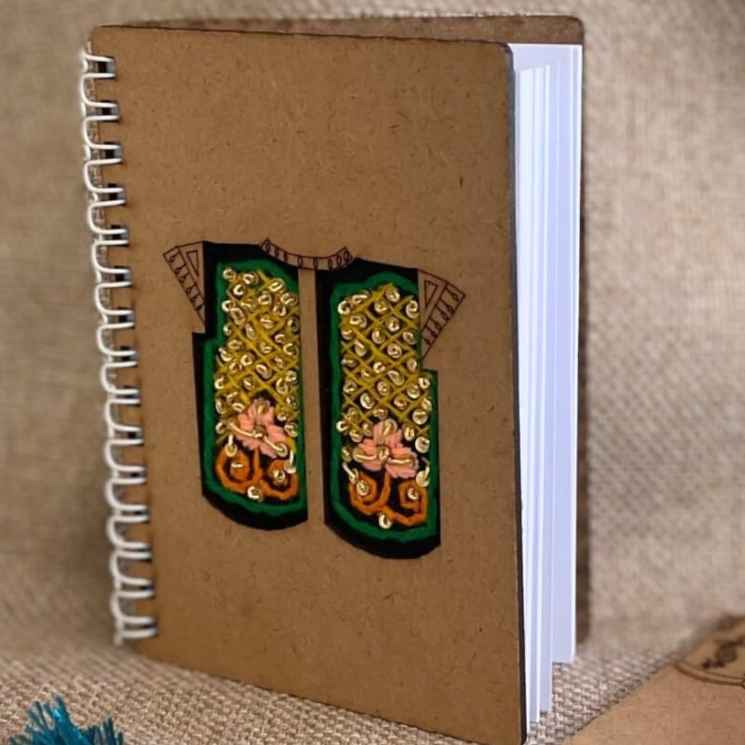 Notebook et marque-page fait main avec motif couleur vert traditionnel en Bois