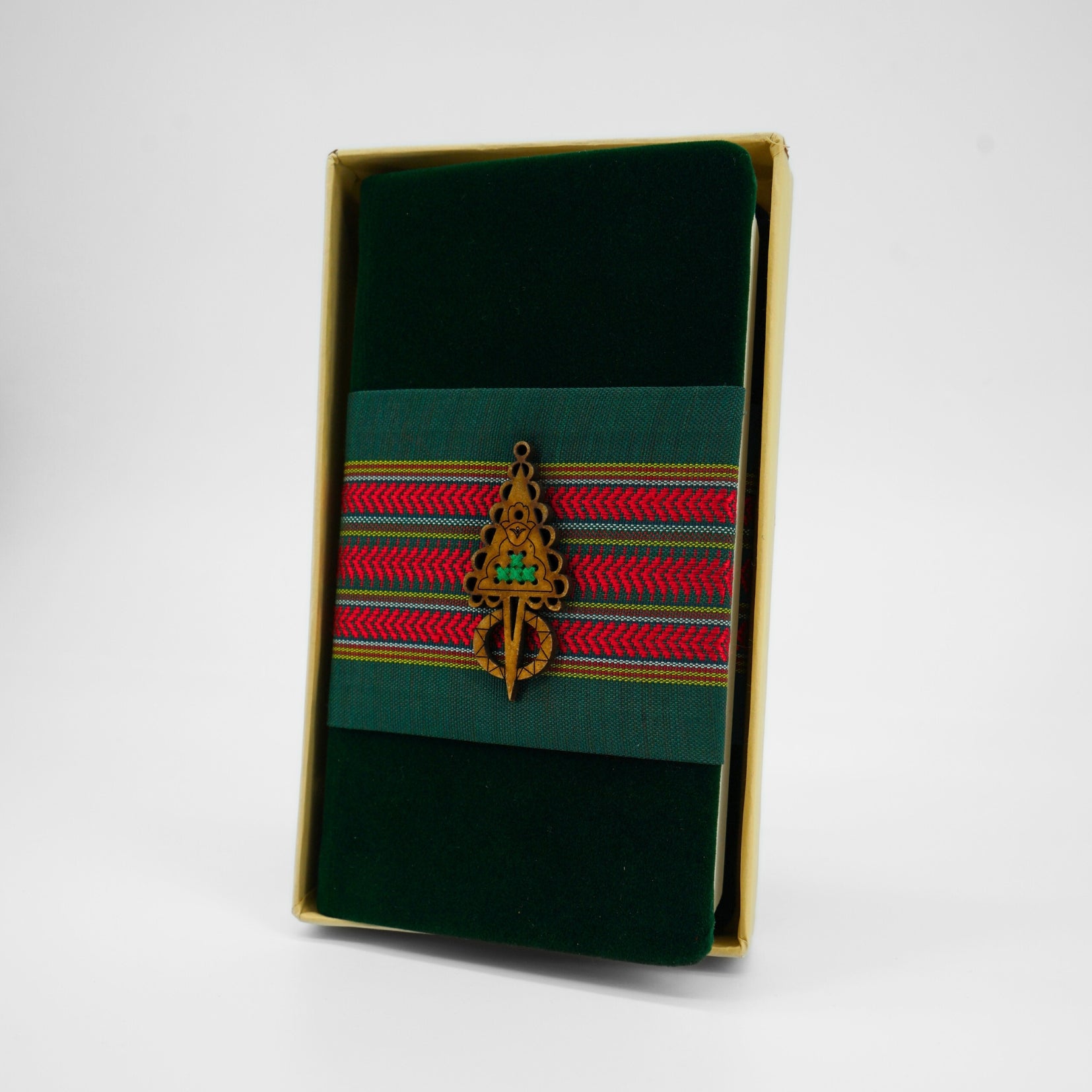 Notebook vert velour avec détails khomsa
