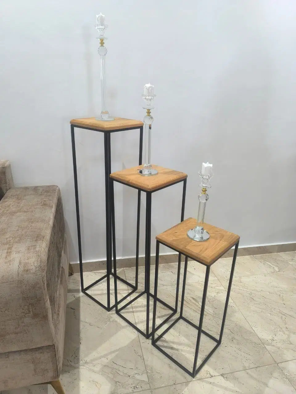 Ensemble de trois éléments décoratifs pour entrée et salon en acier et bois fraké