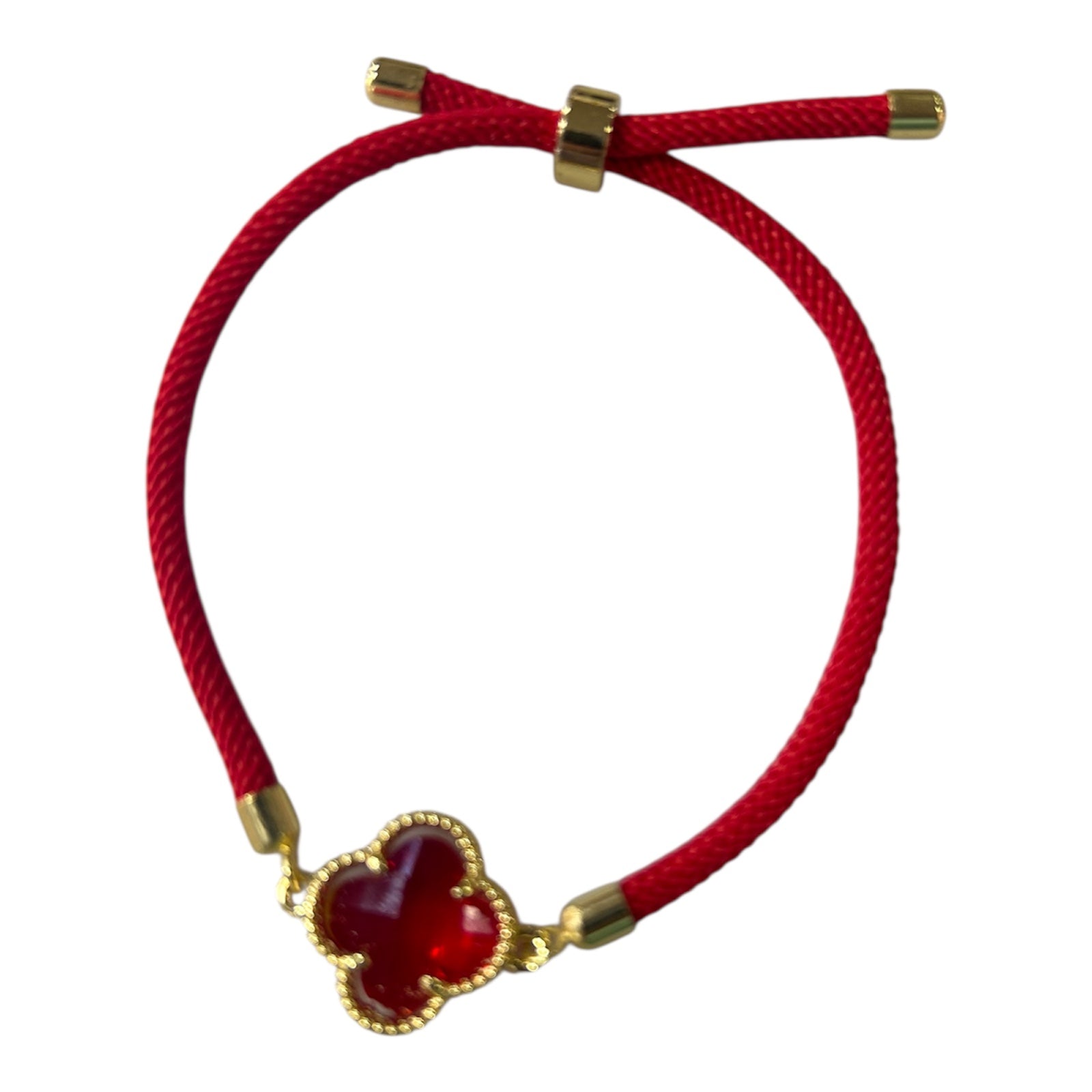 Bracelet en cordon rouge avec trèfle assorti